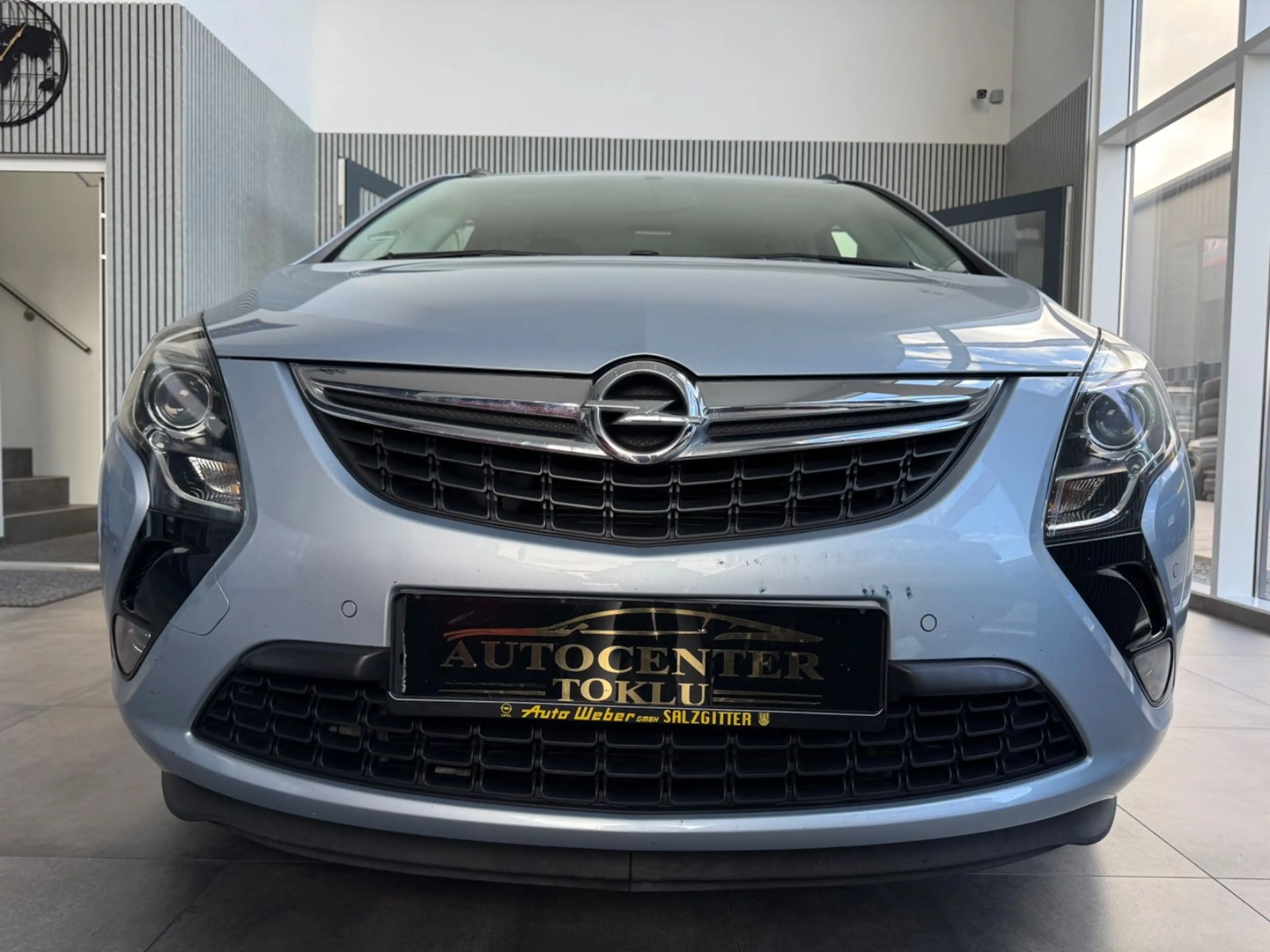 Opel Zafira Tourer Style 1.4 Rentner Fahrzeug AHK — photo 2