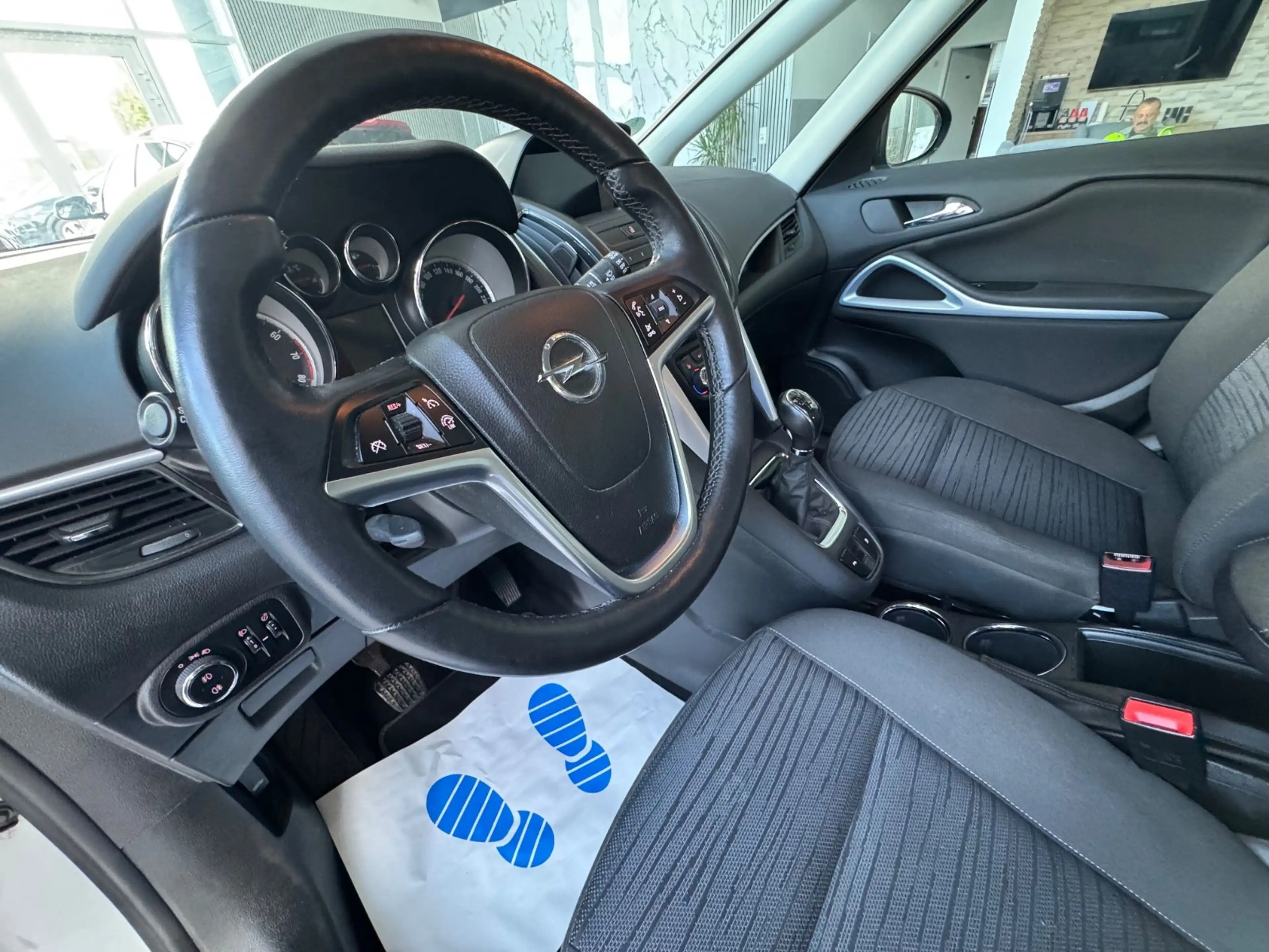 Opel Zafira Tourer Style 1.4 Rentner Fahrzeug AHK — photo 10