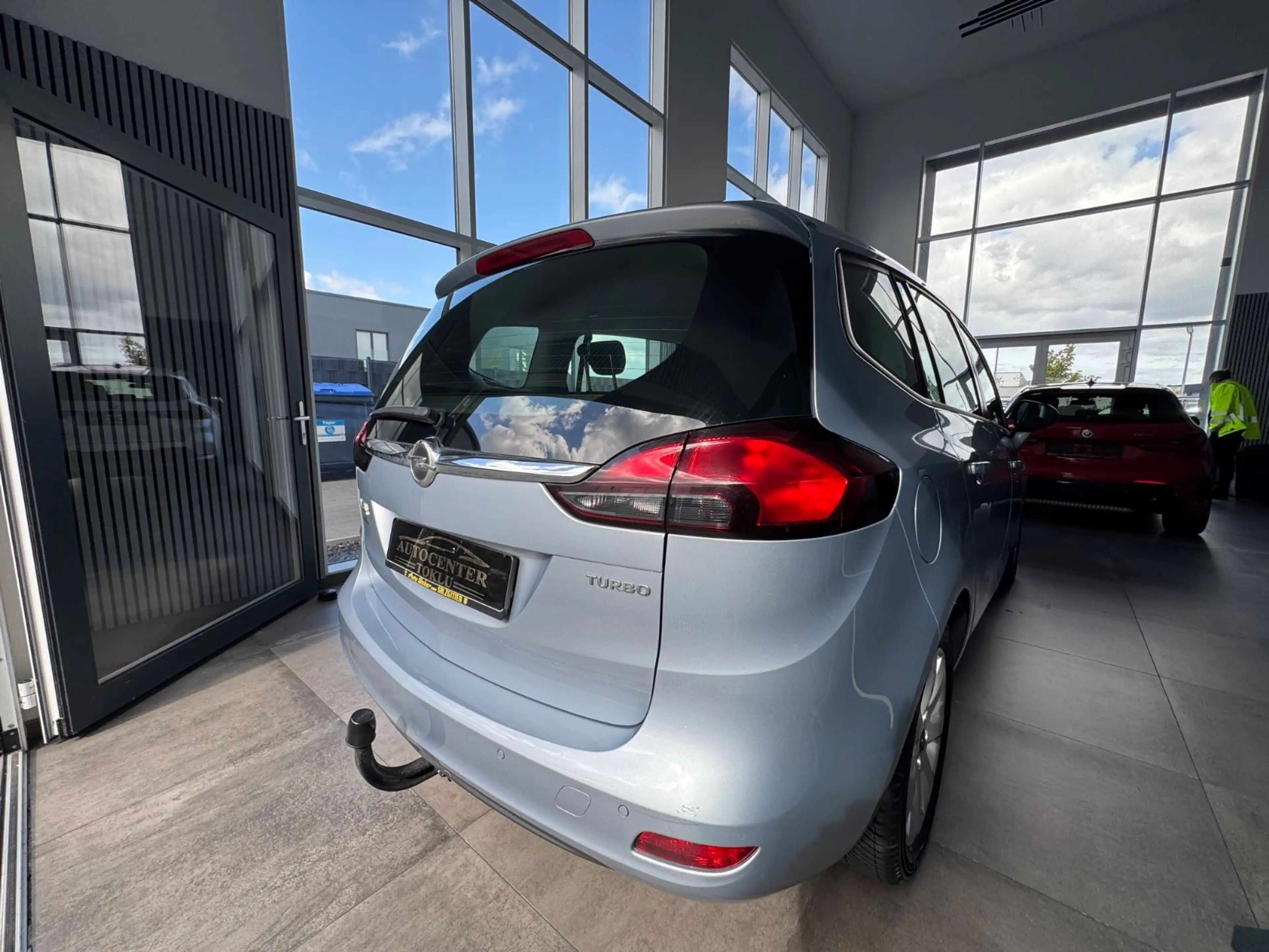 Opel Zafira Tourer Style 1.4 Rentner Fahrzeug AHK — photo 6