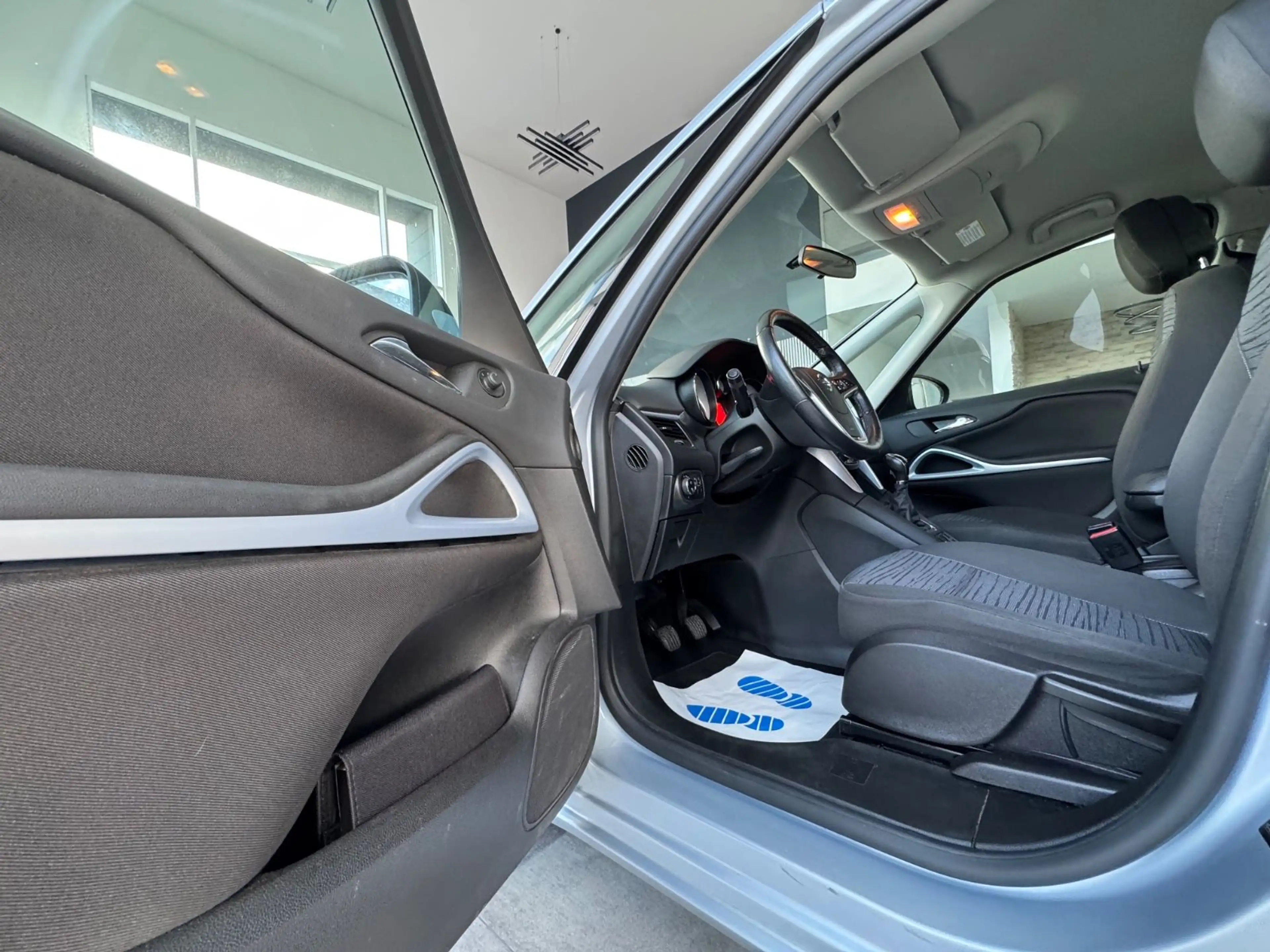Opel Zafira Tourer Style 1.4 Rentner Fahrzeug AHK — photo 8