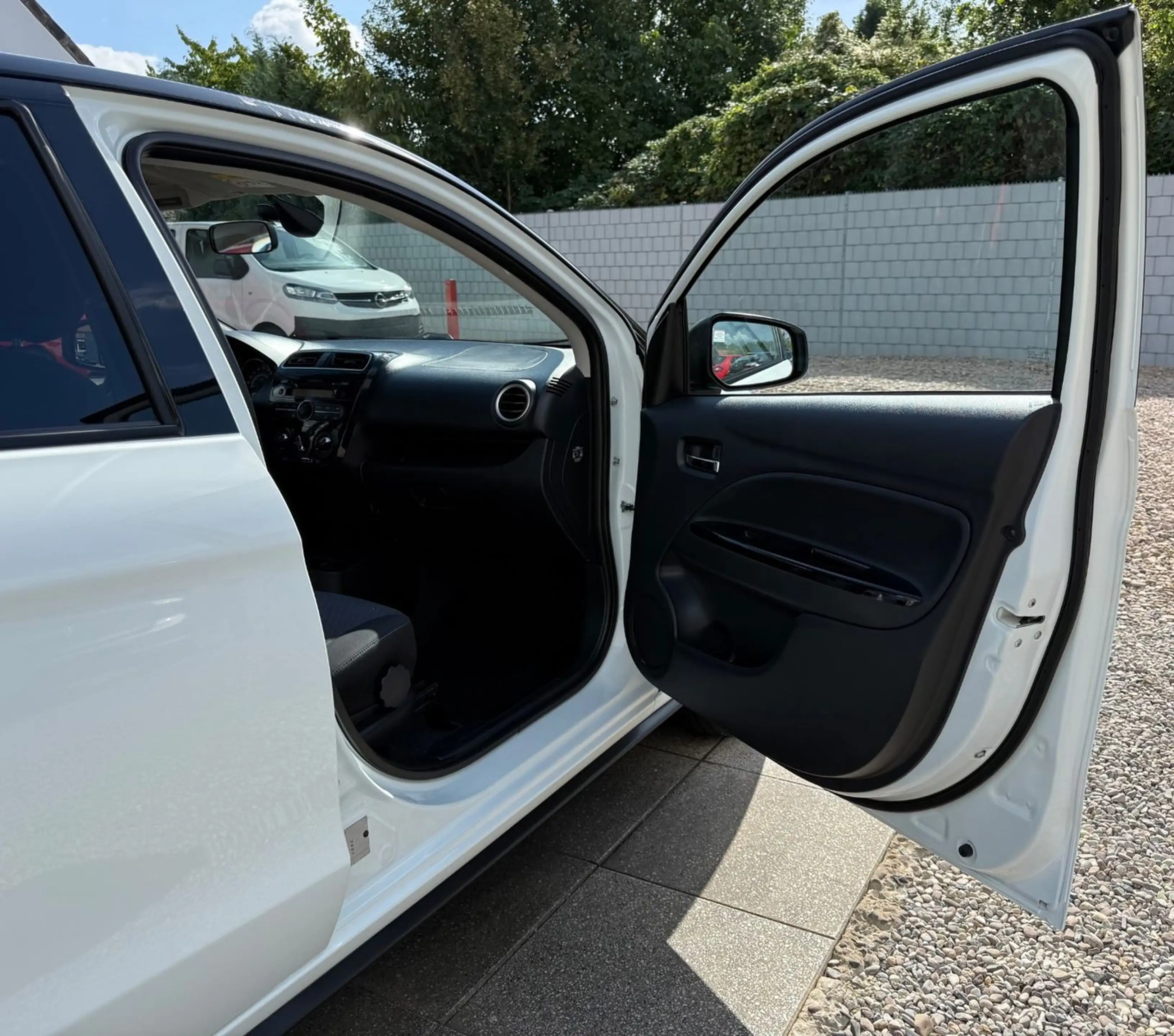 Mitsubishi Space Star Diamant Edition+Sport Lenkrad — photo 11