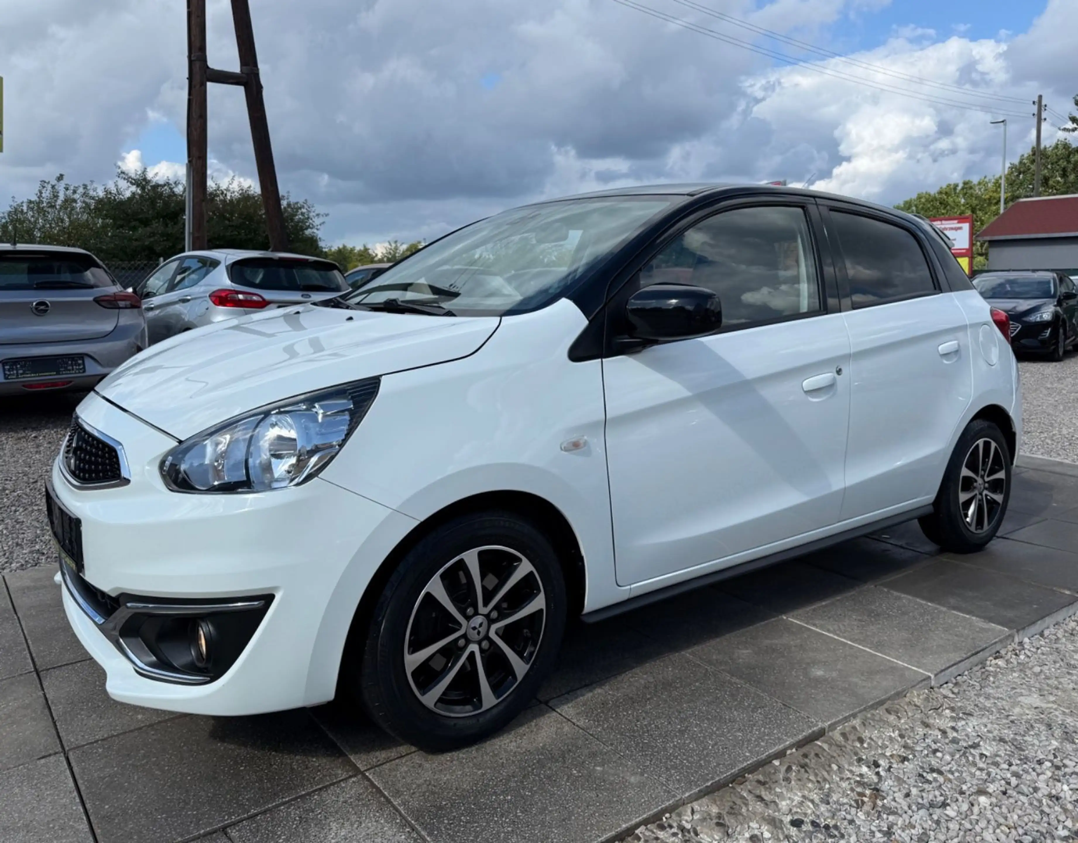 Mitsubishi Space Star Diamant Edition+Sport Lenkrad — photo 3