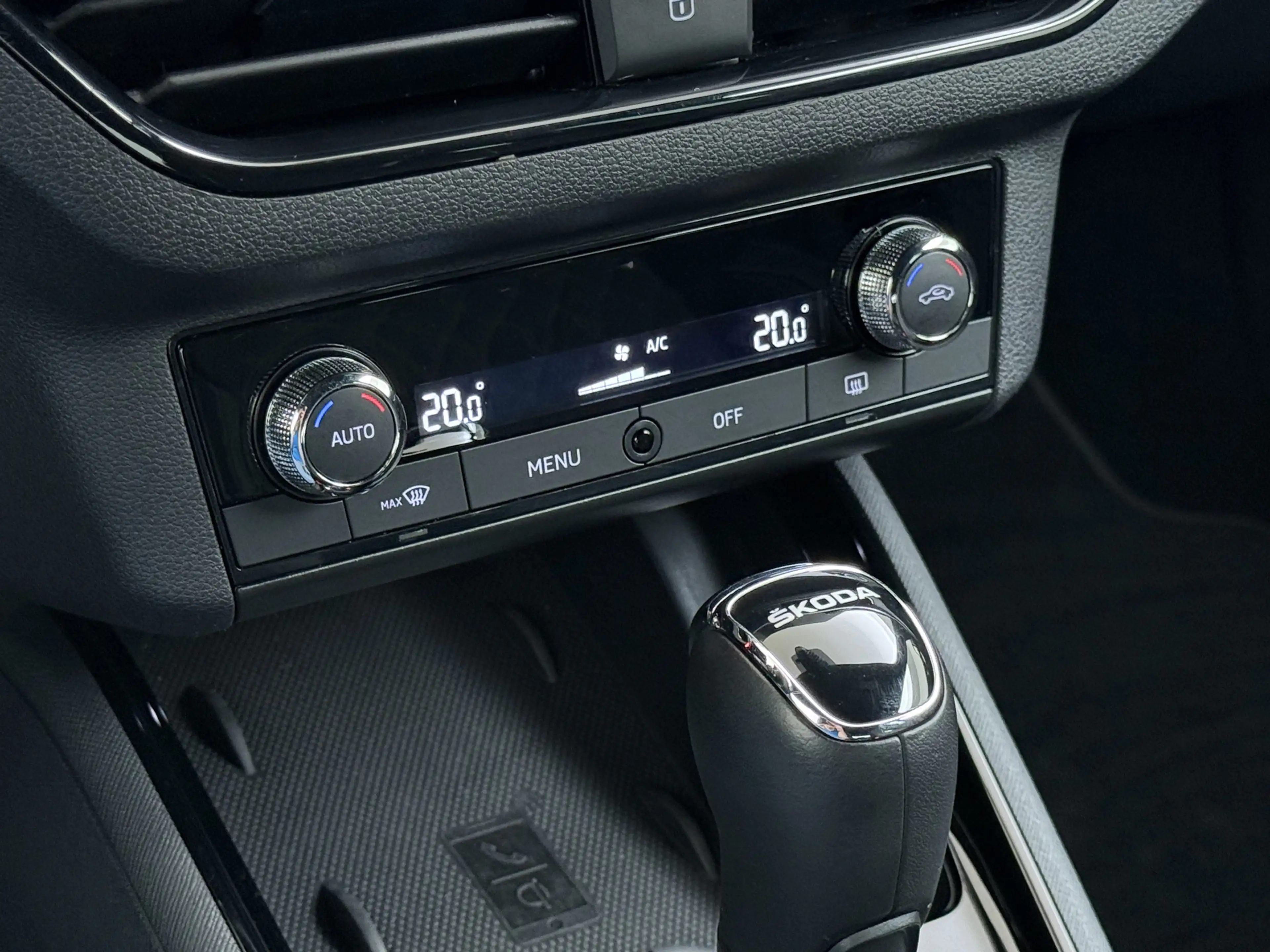 Skoda Kamiq TSI 111pk Aut. Sportstoelen Apple/Android Camera P — photo 37