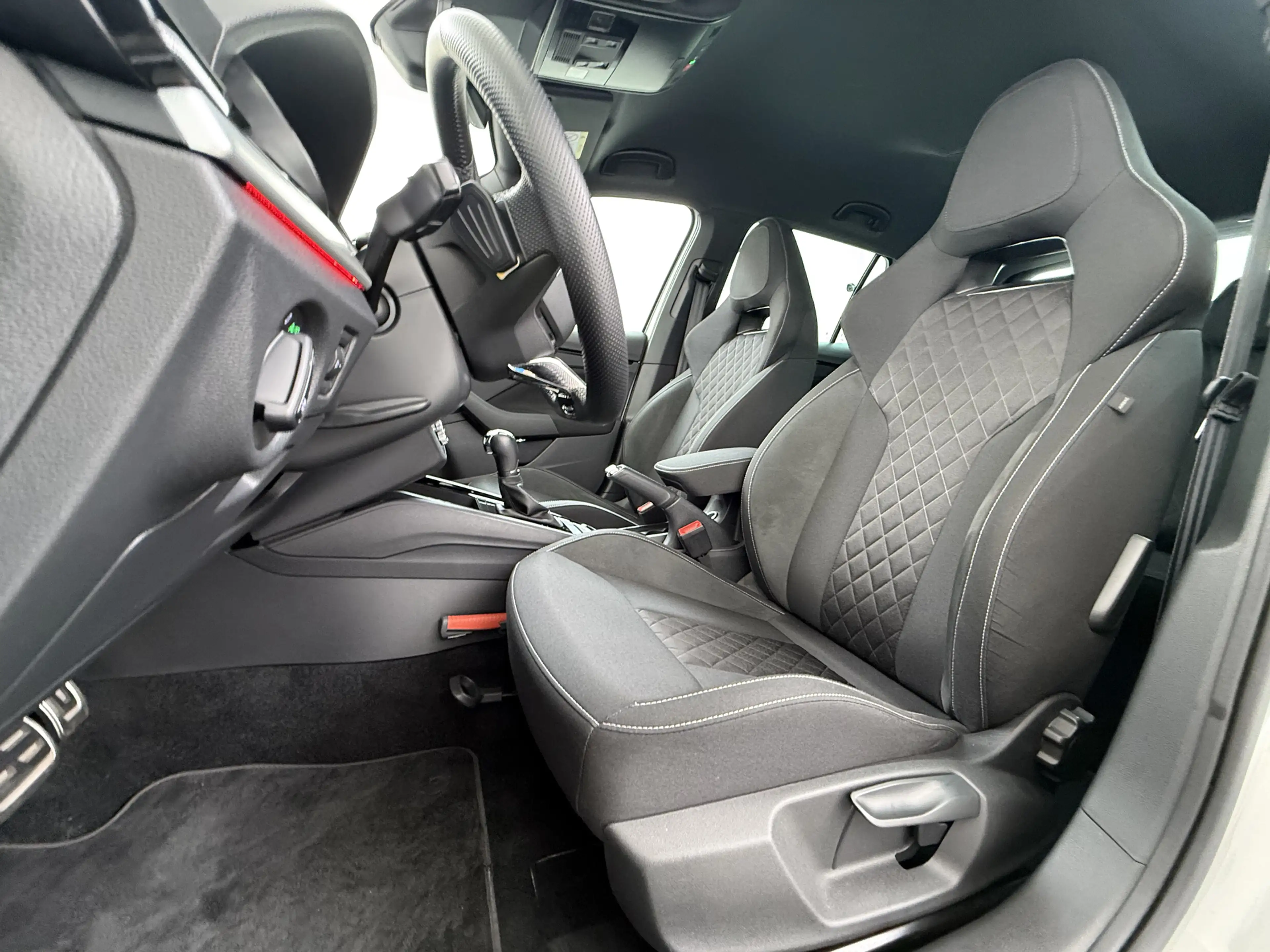 Skoda Kamiq TSI 111pk Aut. Sportstoelen Apple/Android Camera P — photo 3