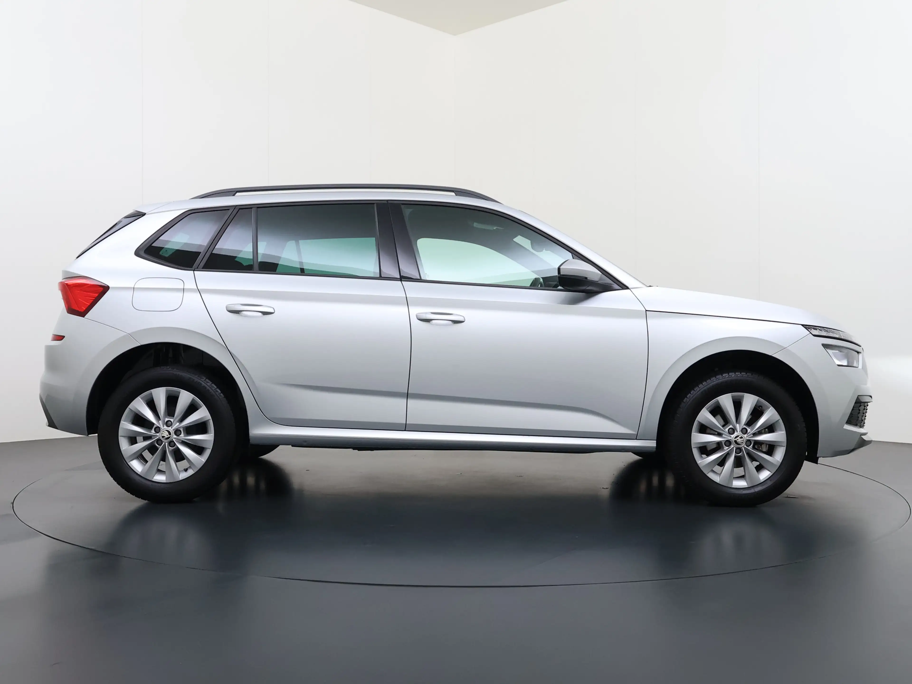 Skoda Kamiq TSI 111pk Aut. Sportstoelen Apple/Android Camera P — photo 33