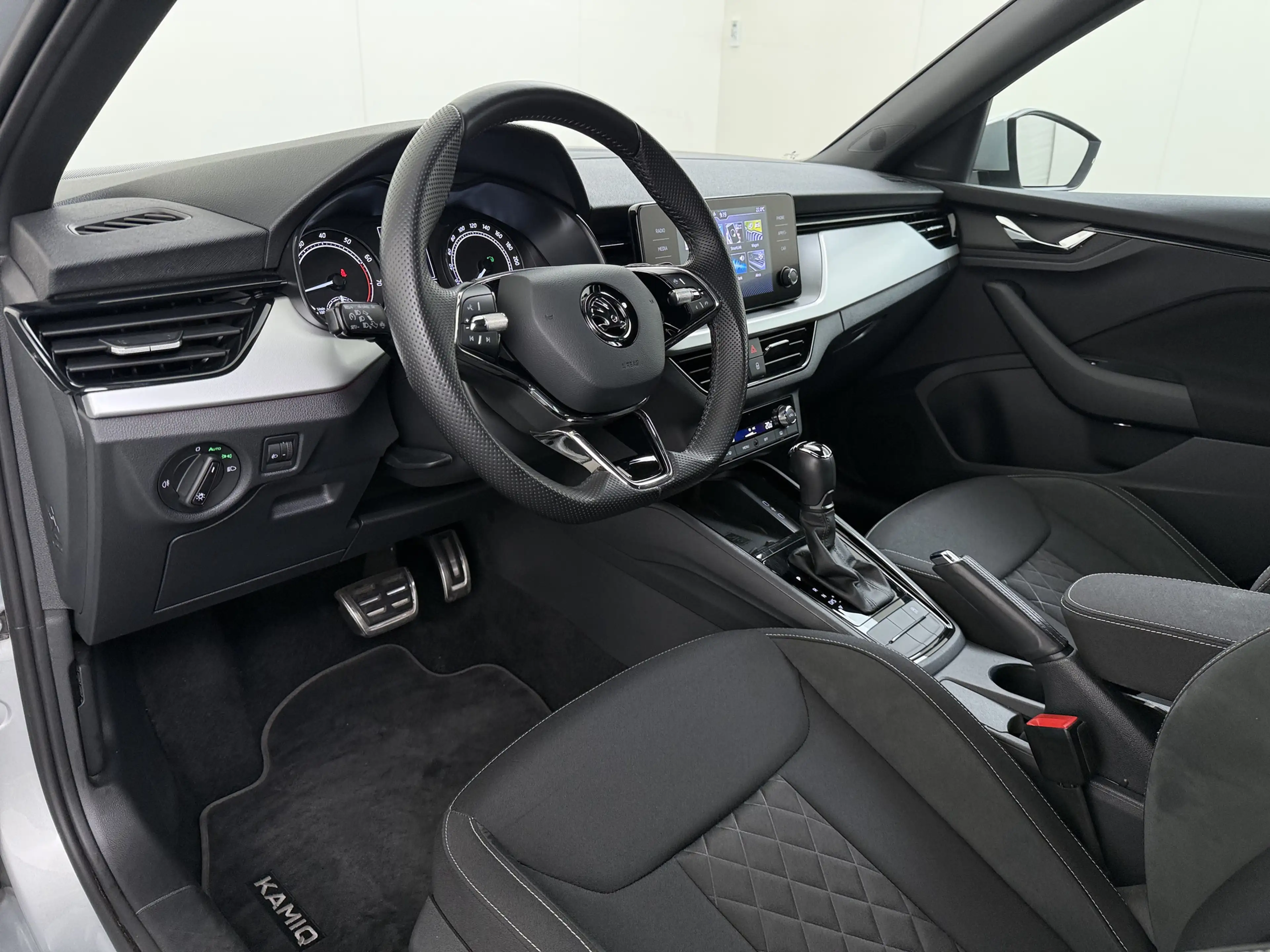 Skoda Kamiq TSI 111pk Aut. Sportstoelen Apple/Android Camera P — photo 21