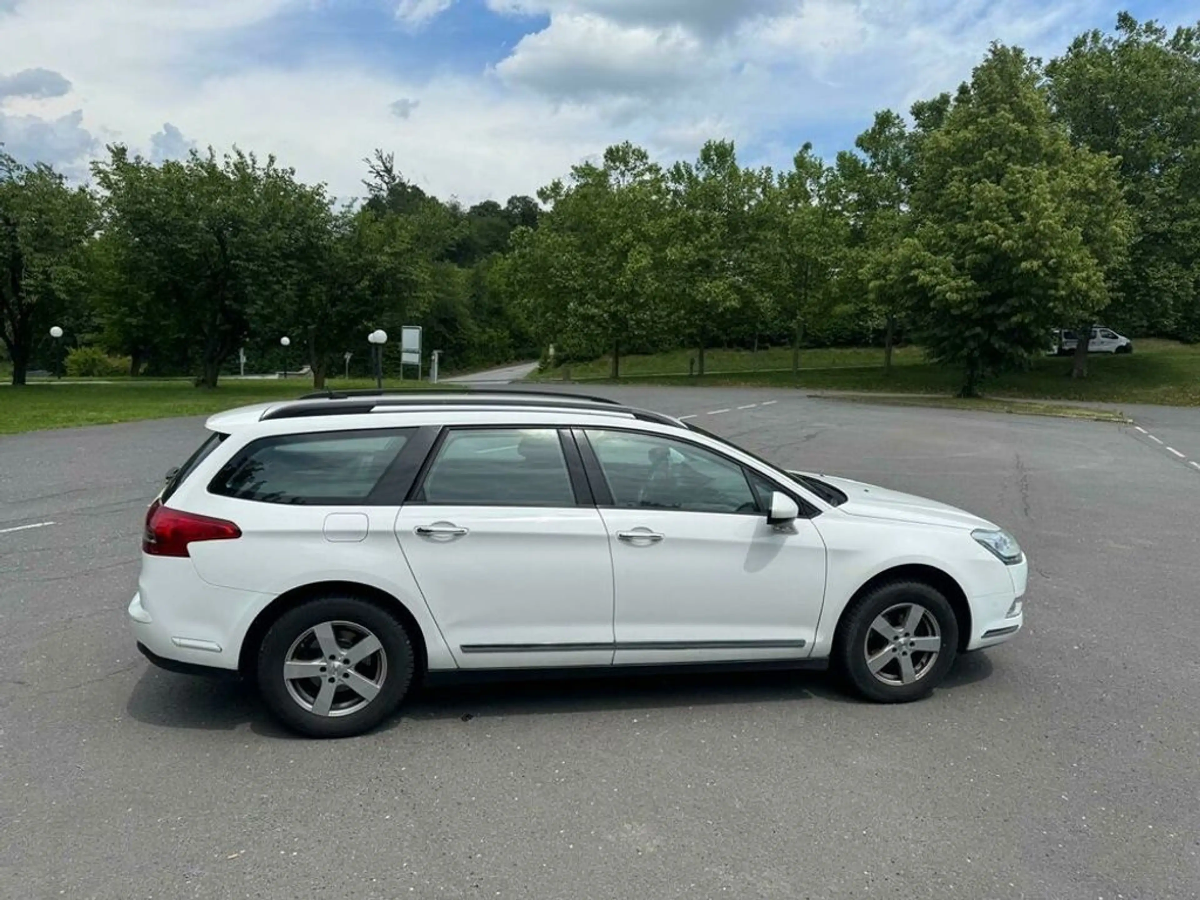 Citroen C5 Tourer HDi 140 Exclusive — photo 6