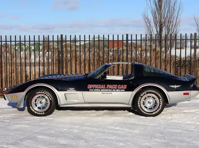 Chevrolet Corvette view 5