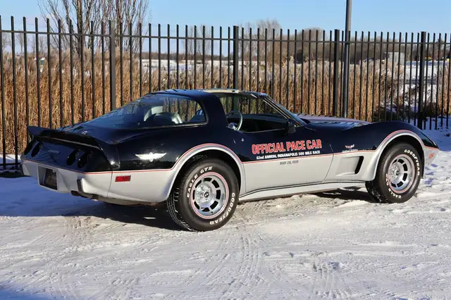 Chevrolet Corvette view 11
