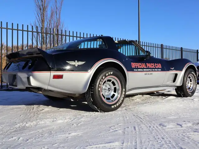 Chevrolet Corvette view 13