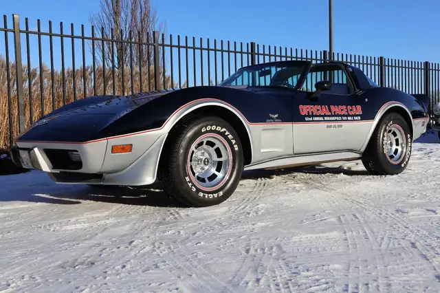 Chevrolet Corvette view 4