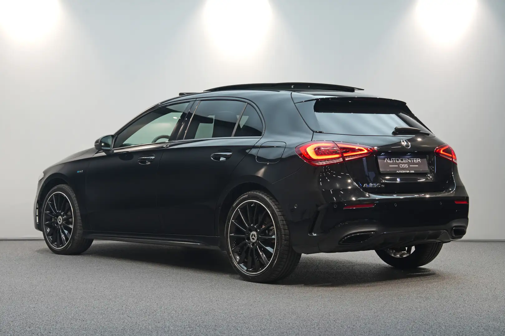 Mercedes-Benz A 250 e AMG ✅ EDITION ✅ MULTIBEAM ✅ PANO ✅ TREKHAAK ✅ NI Noir - 2