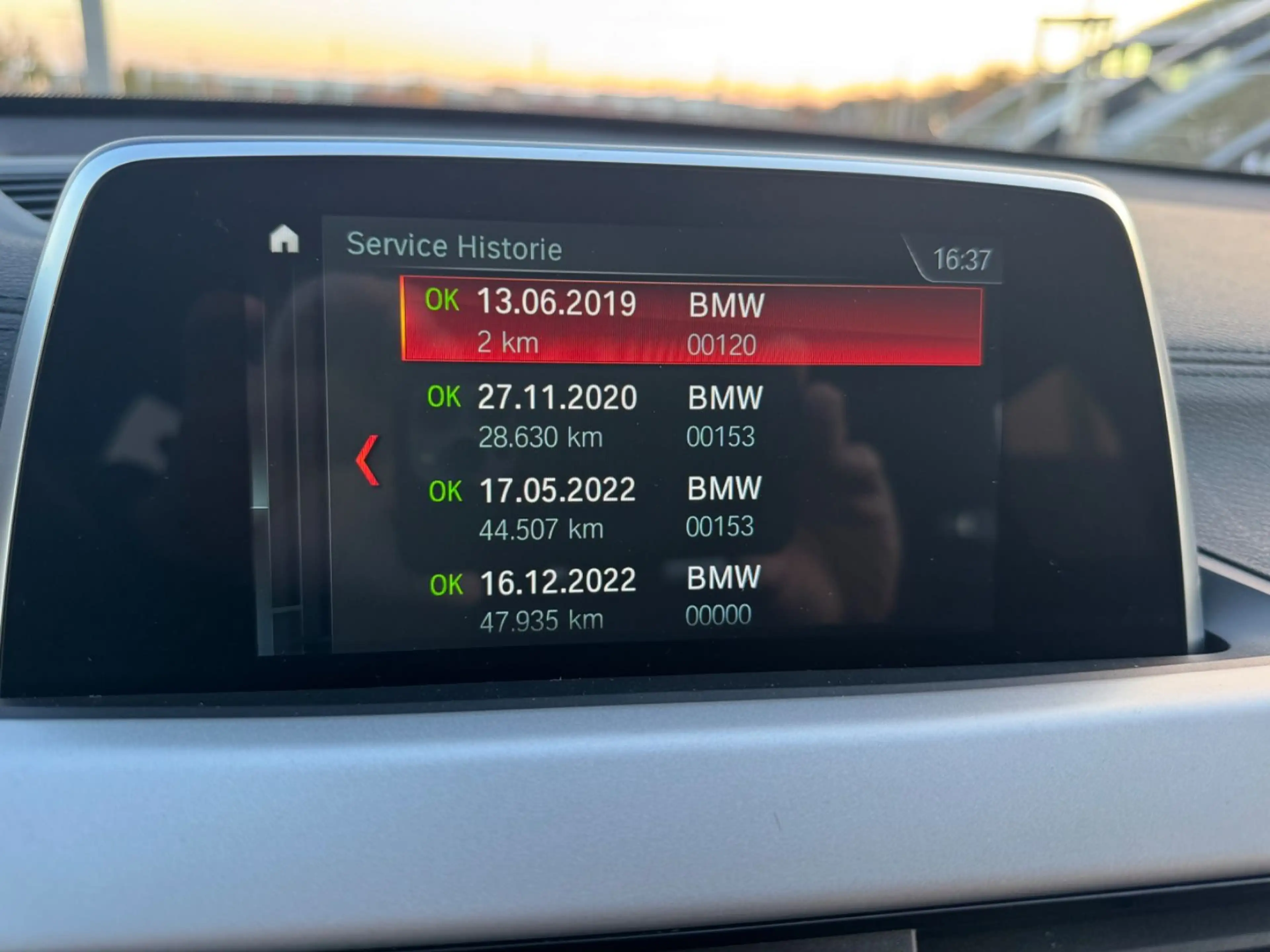 BMW X2 xDrive 20 d Advantage Sport — photo 11