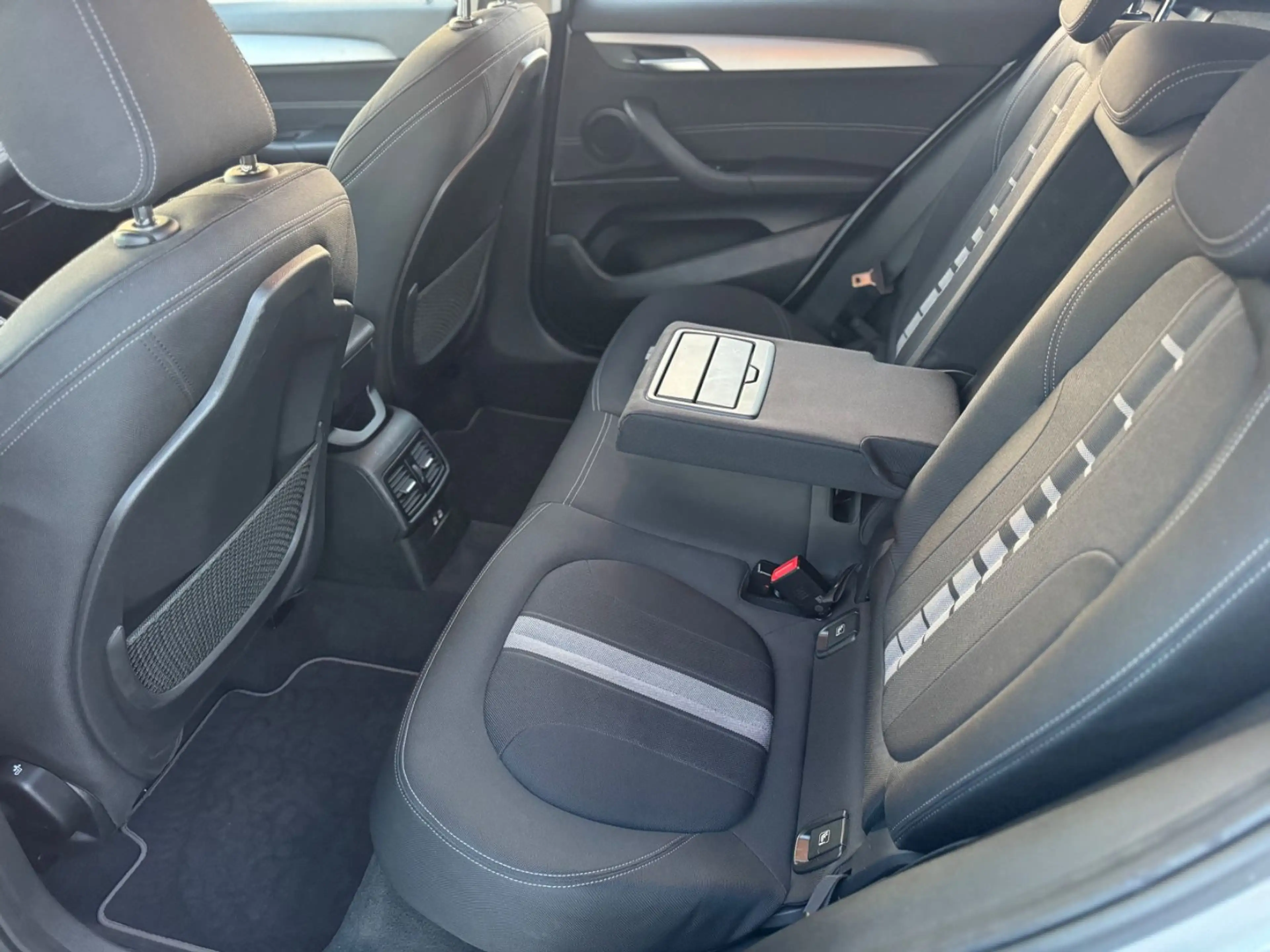 BMW X2 xDrive 20 d Advantage Sport — photo 10