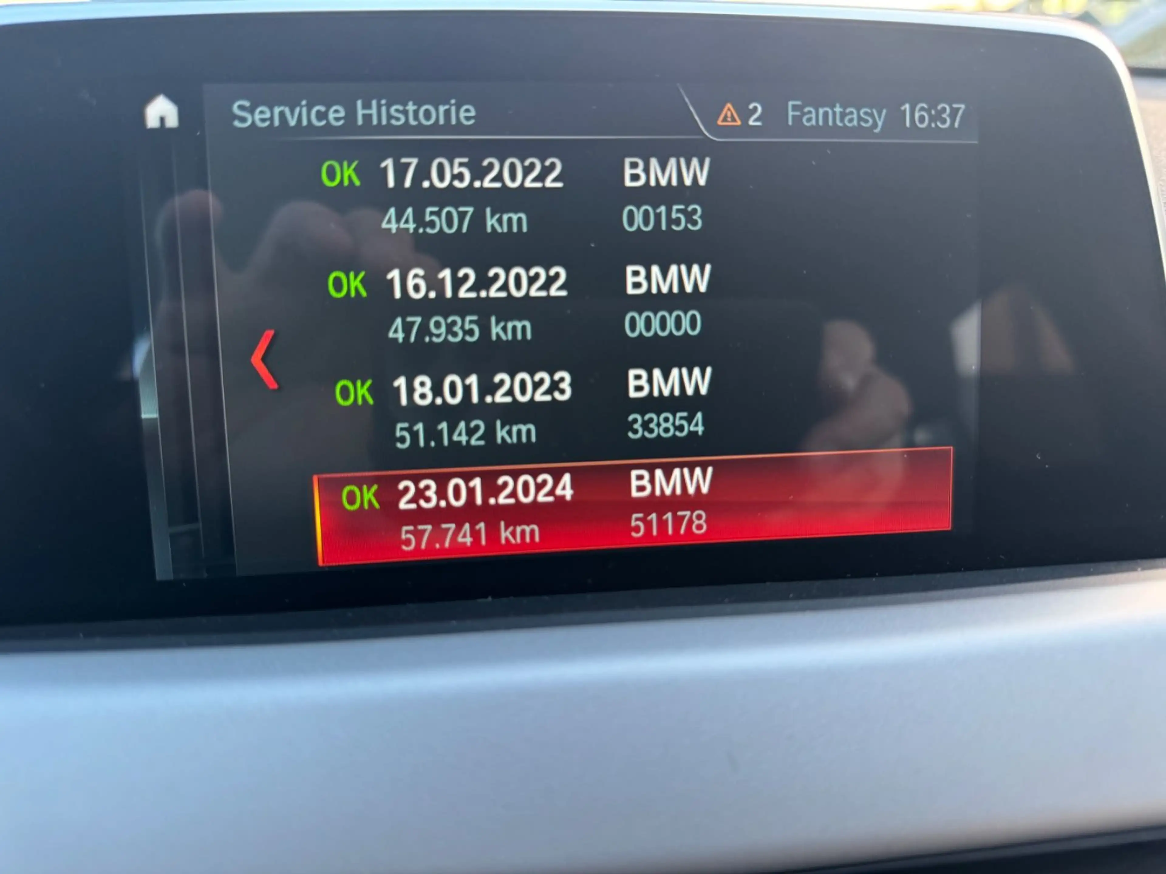 BMW X2 xDrive 20 d Advantage Sport — photo 12