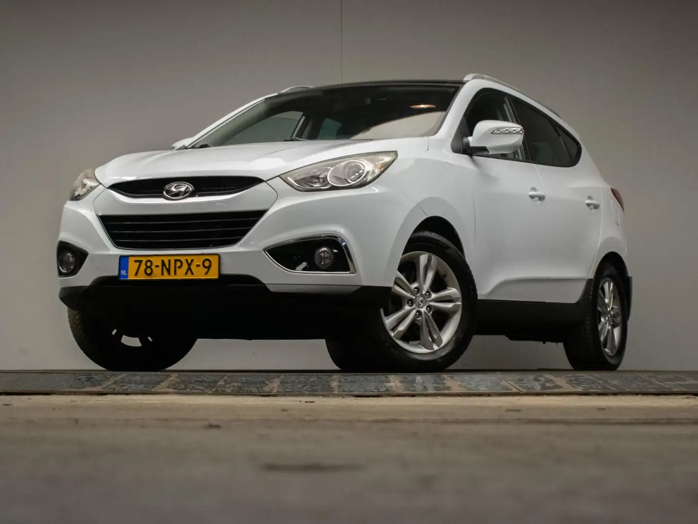 Hyundai iX35 2.0i Business Edition Sport (PANORAMADAK,NAVI,CRUI Wit - 2
