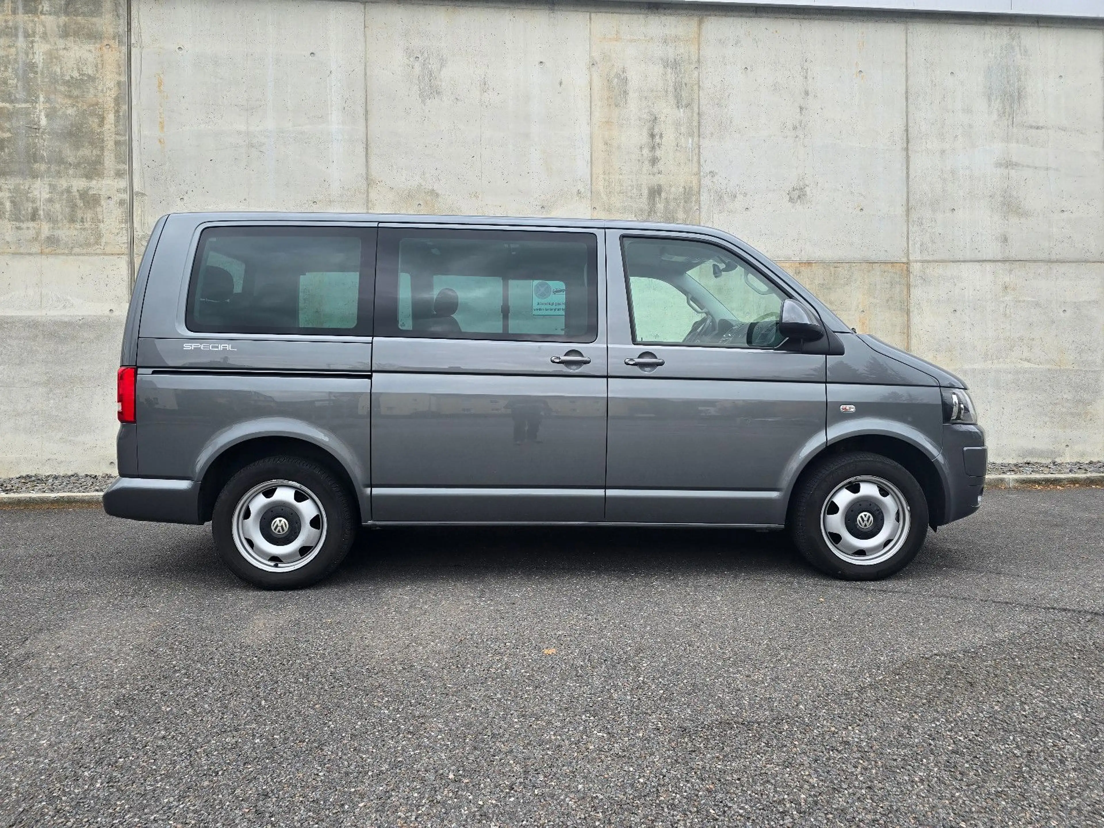 Volkswagen T5 Multivan 2.0 TDI special 4motion 140 PS — photo 15