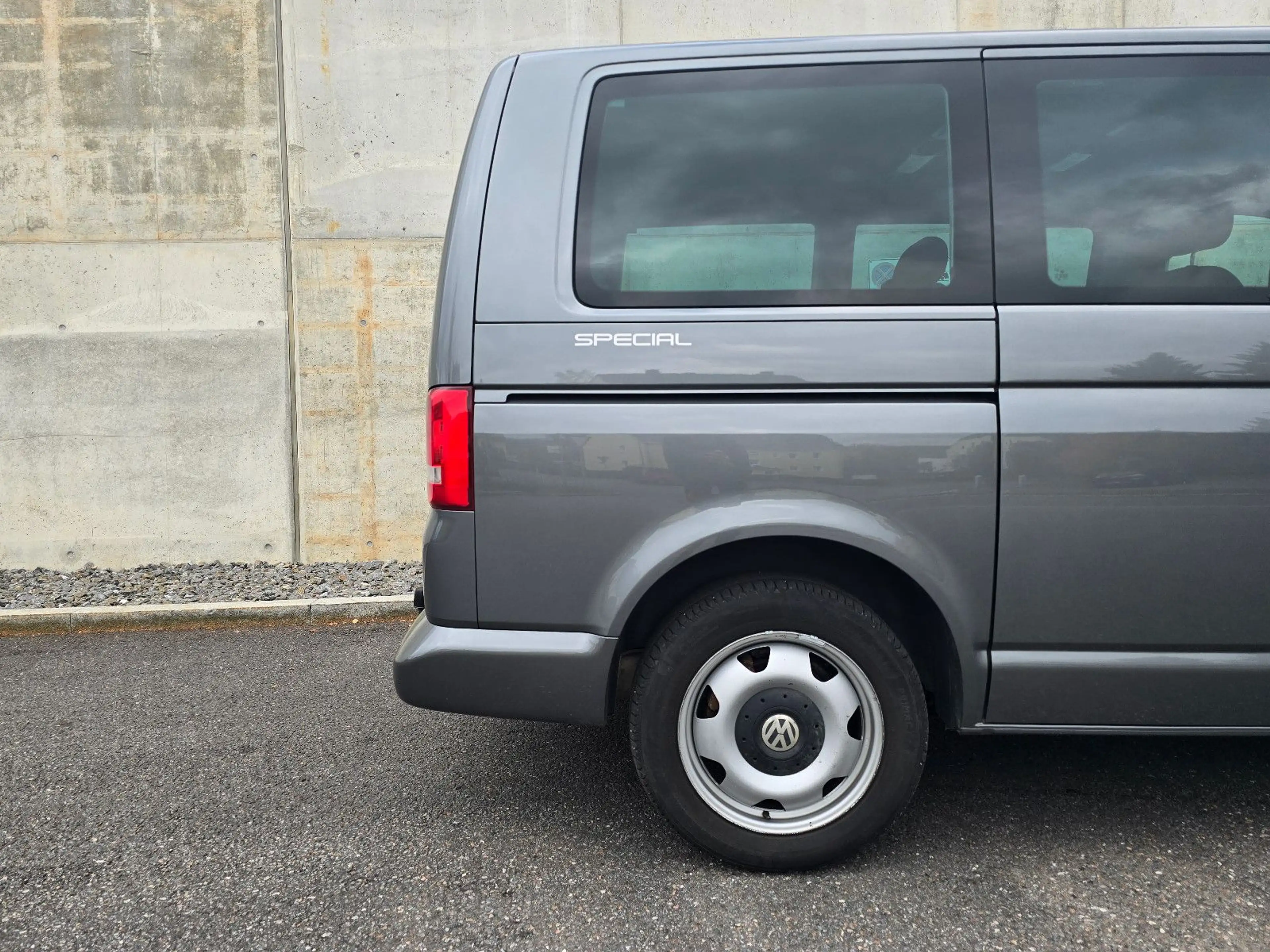 Volkswagen T5 Multivan 2.0 TDI special 4motion 140 PS — photo 14