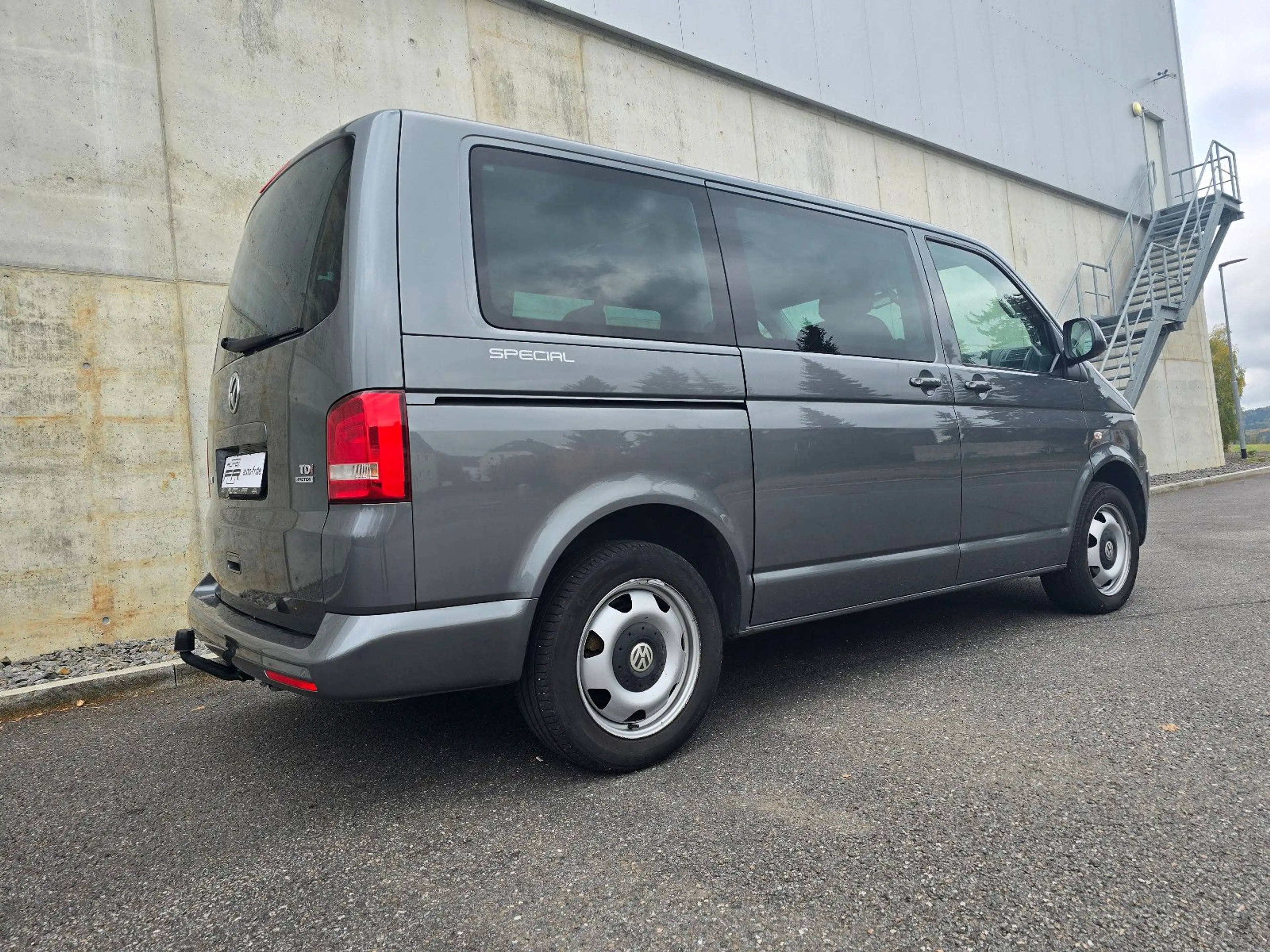 Volkswagen T5 Multivan 2.0 TDI special 4motion 140 PS — photo 13