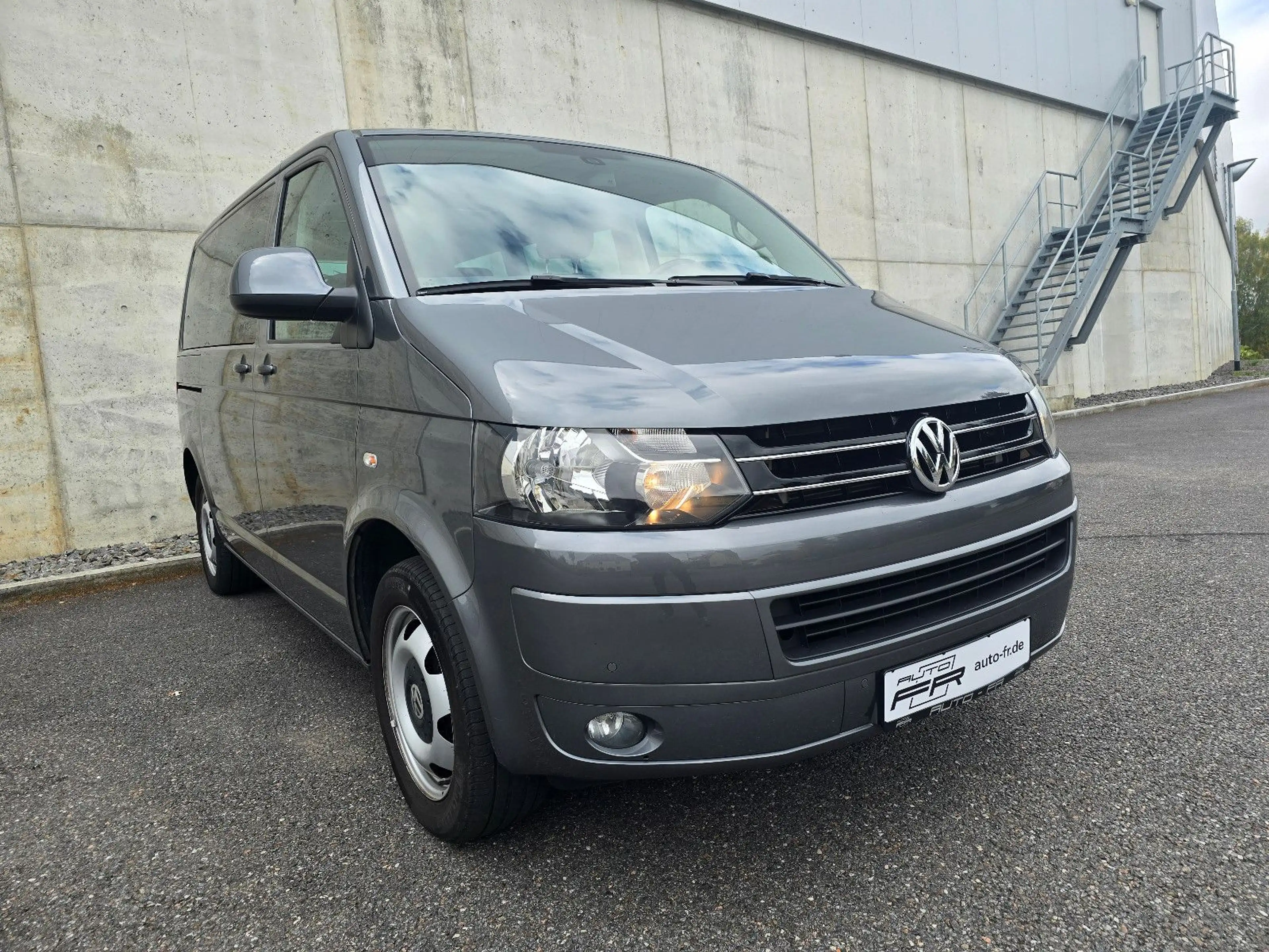 Volkswagen T5 Multivan 2.0 TDI special 4motion 140 PS — photo 4