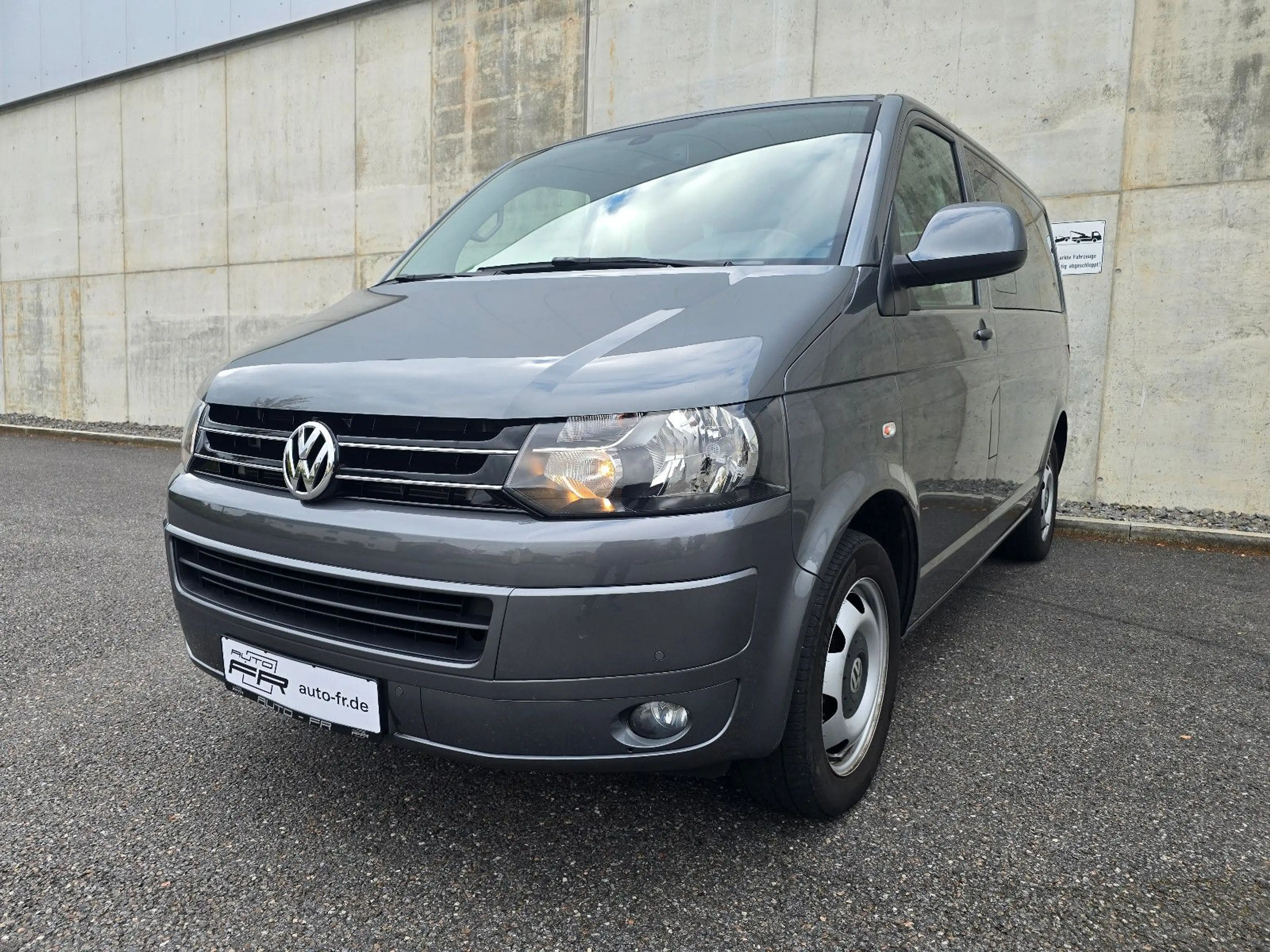 Volkswagen T5 Multivan 2.0 TDI special 4motion 140 PS — photo 3