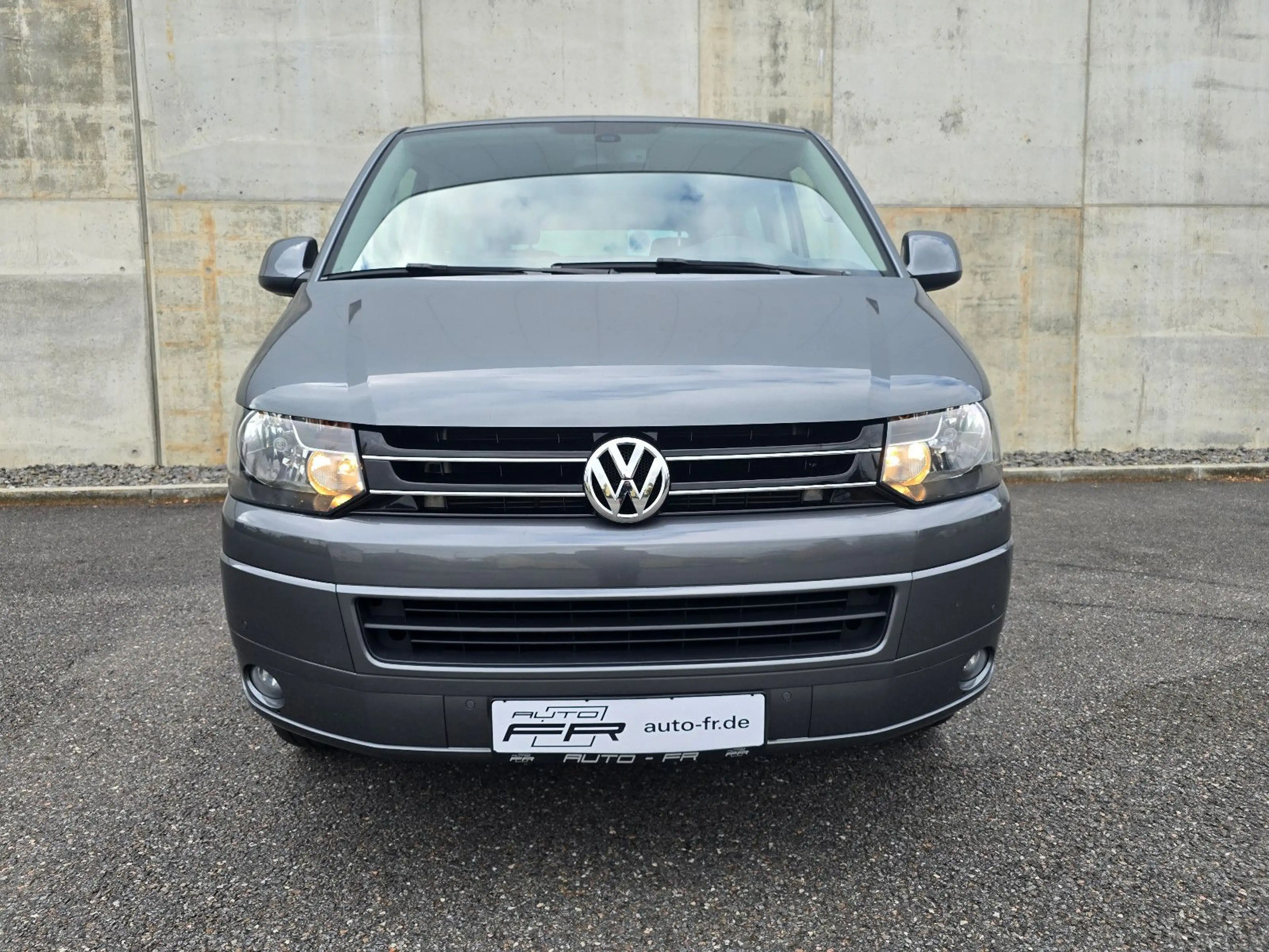 Volkswagen T5 Multivan 2.0 TDI special 4motion 140 PS — photo 2
