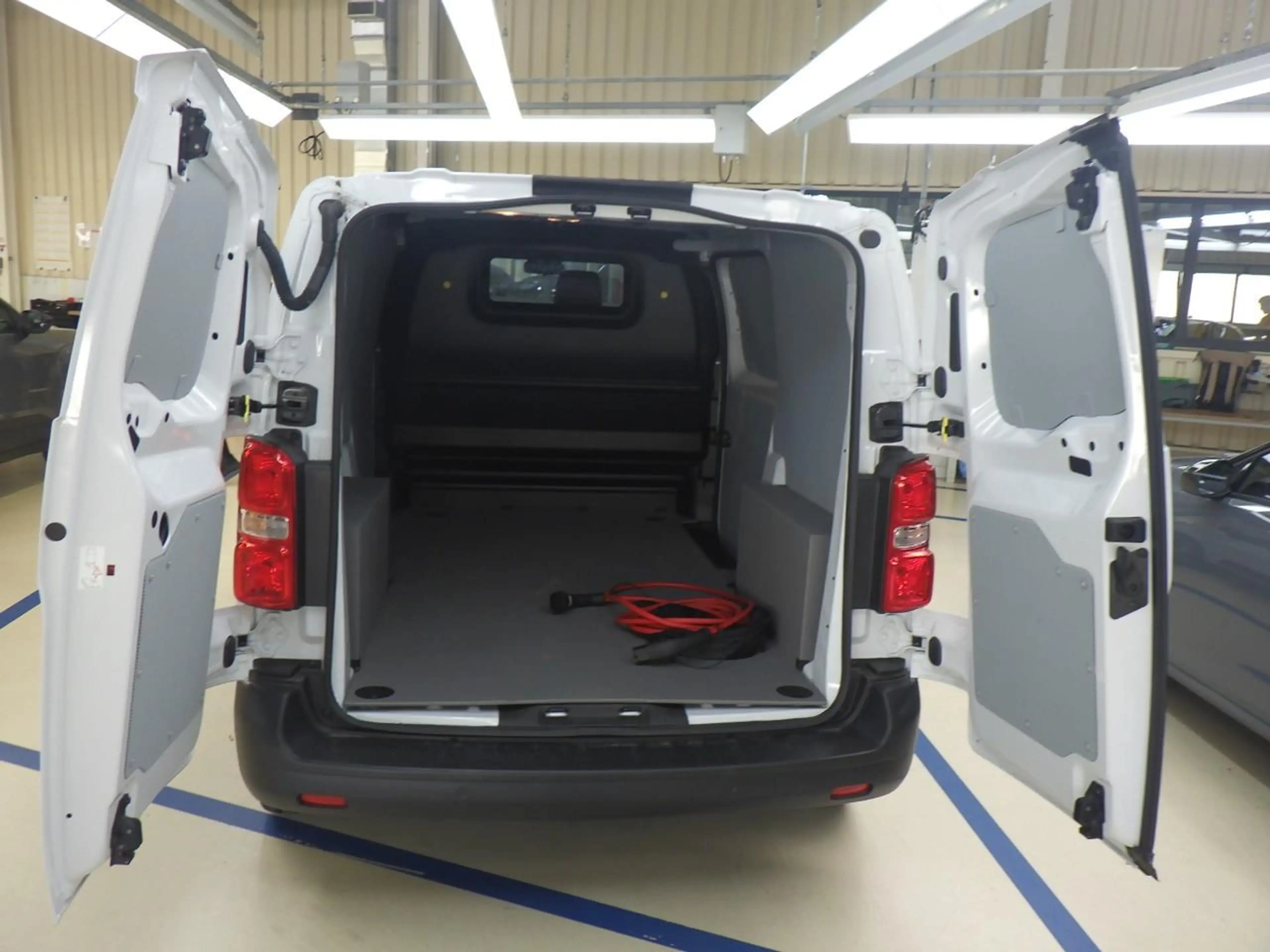 Peugeot e-Expert L2 75 kWh CARPLAY DRAADLOOS | TOT 8 JAAR GARANTIE — photo 7