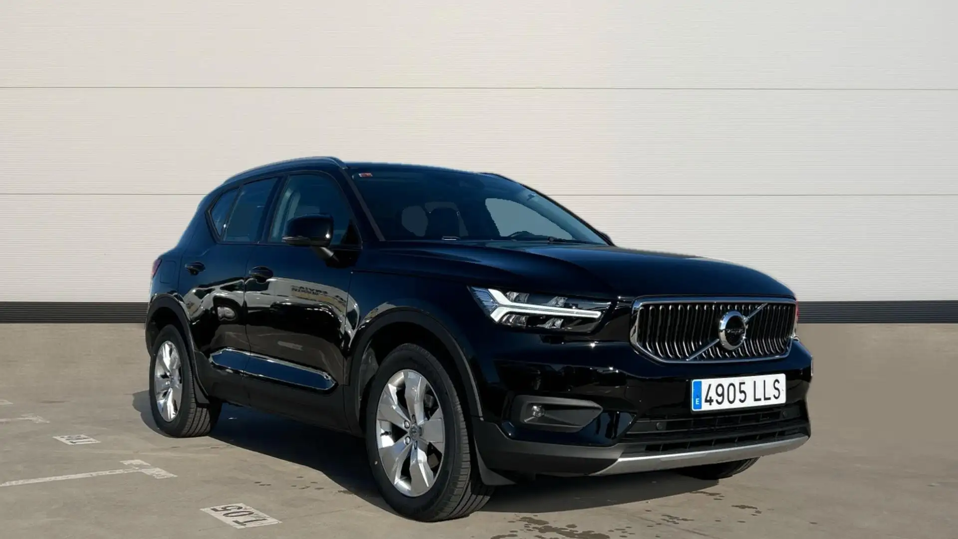 Volvo XC40 T3 Momentum Pro - 1