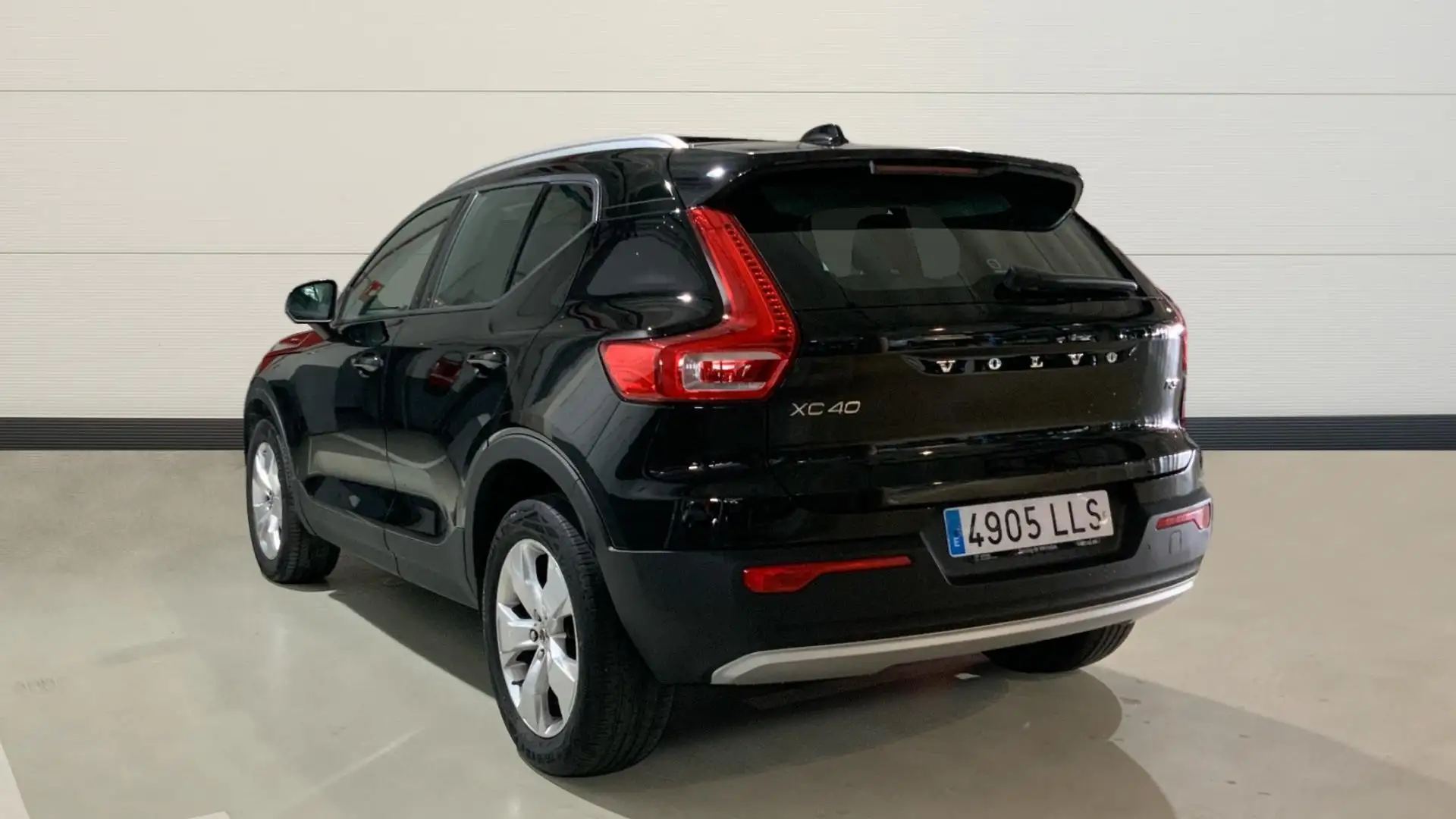 Volvo XC40 T3 Momentum Pro - 2
