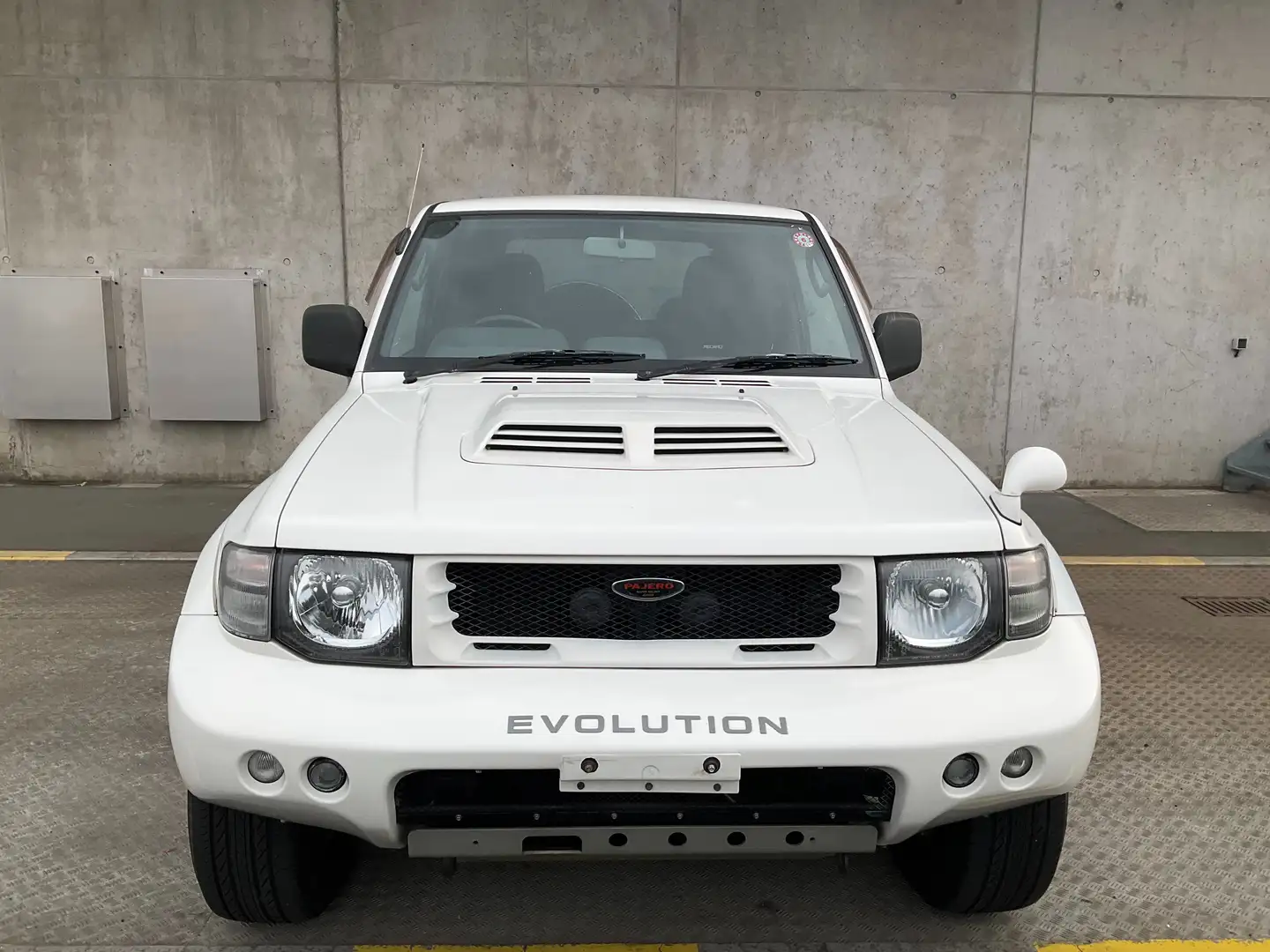 Mitsubishi Pajero Pajero EVOLUTION V6 3.5/24V Offroad-Ikone selten Gümüş rengi - 1