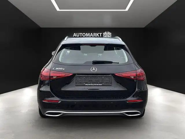 Mercedes-Benz C-Class view 10
