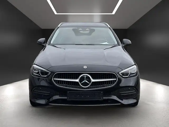 Mercedes-Benz C-Class view 9