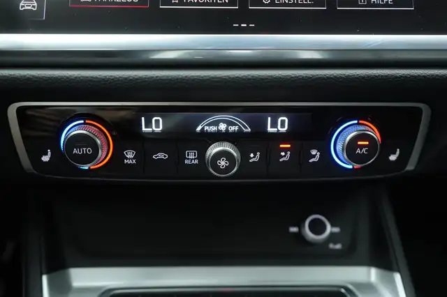 Audi Q3 view 15