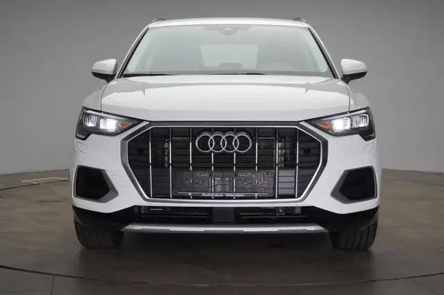 Audi Q3 view 2