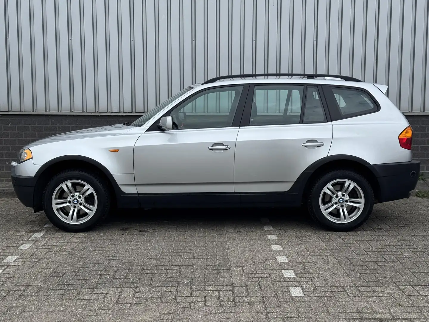 BMW X3 3.0i Executive Automaat | LPG G3 | Youngtimer Gris - 2