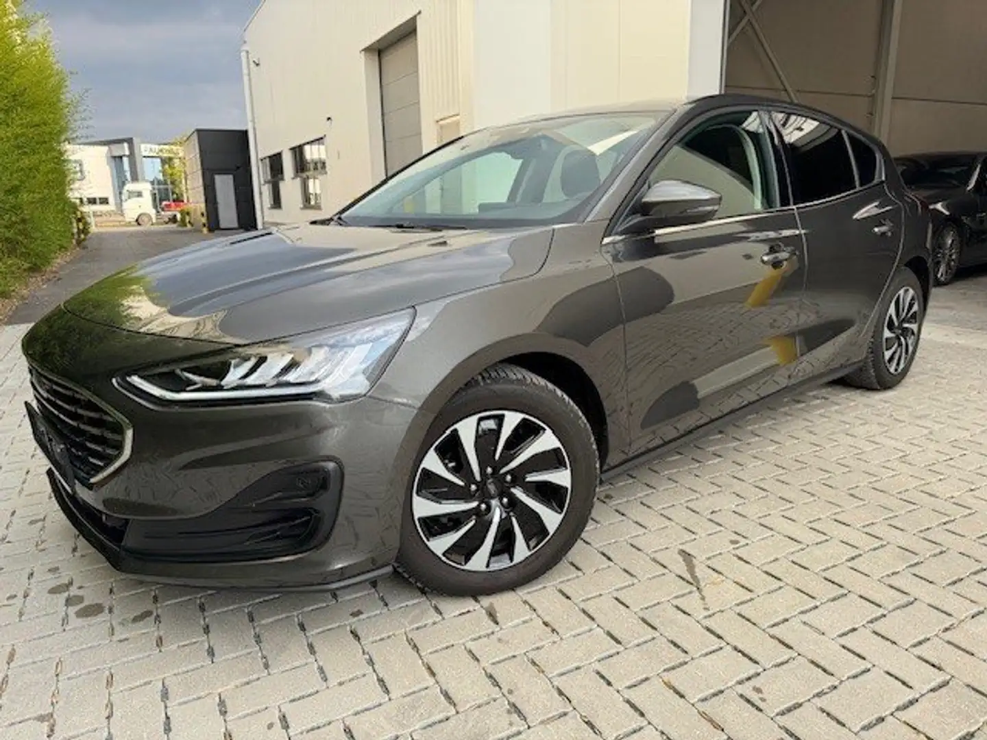 Ford Focus Focus 1.0 EcoBoost Hybrid TITANIUM X Gris - 2