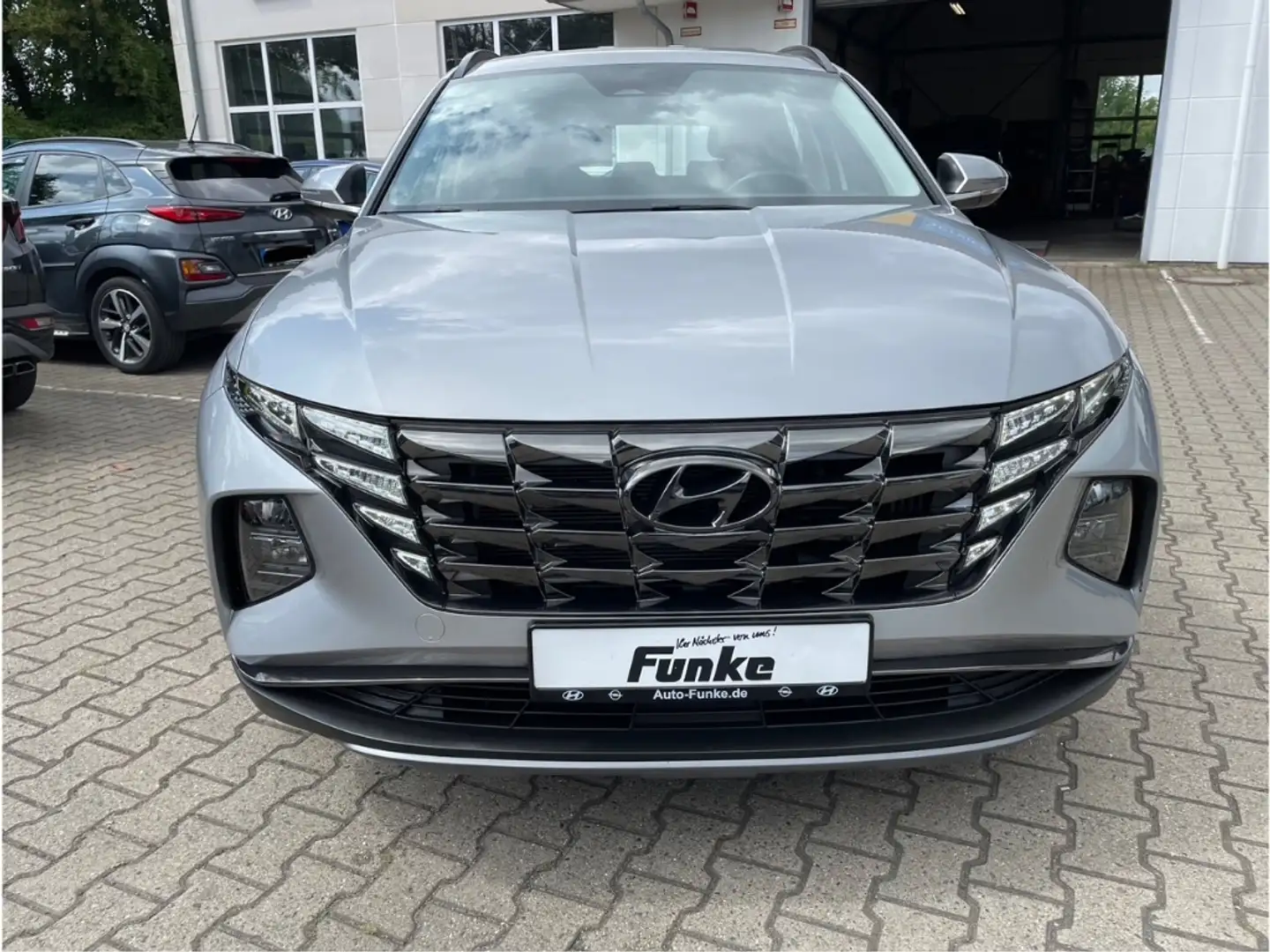 Hyundai TUCSON Select Hybrid 2WD 1.6 T-GDI Navi Dig. Cockpit LED Zilver - 2