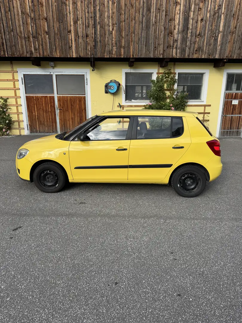 Skoda Fabia 1.2 HTP Ambiente - 2