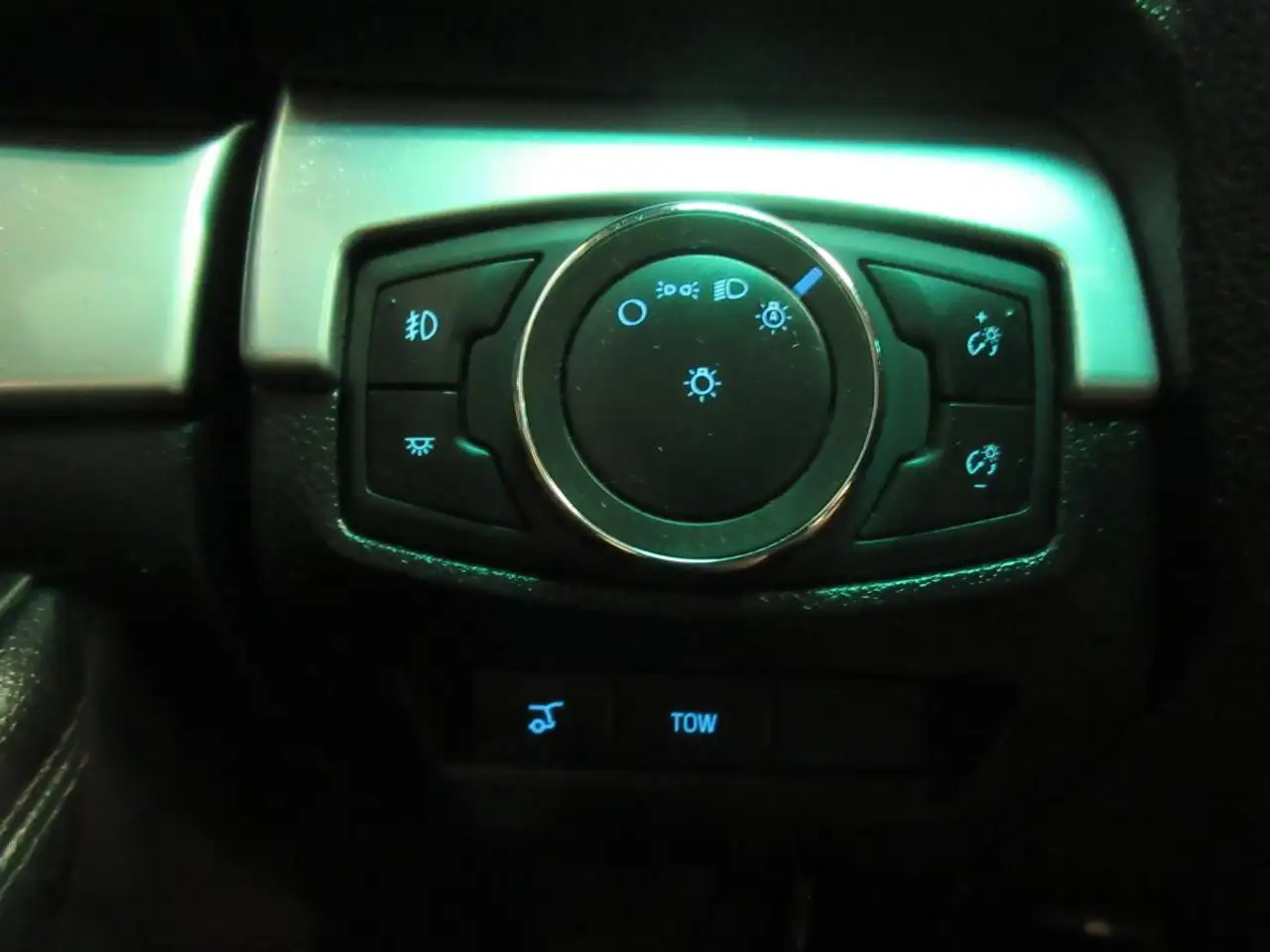 Ford Explorer photo Ford Explorer