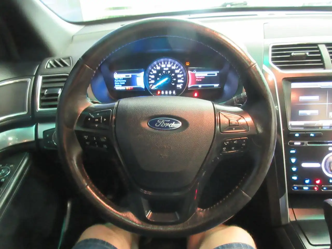 Ford Explorer photo Ford Explorer