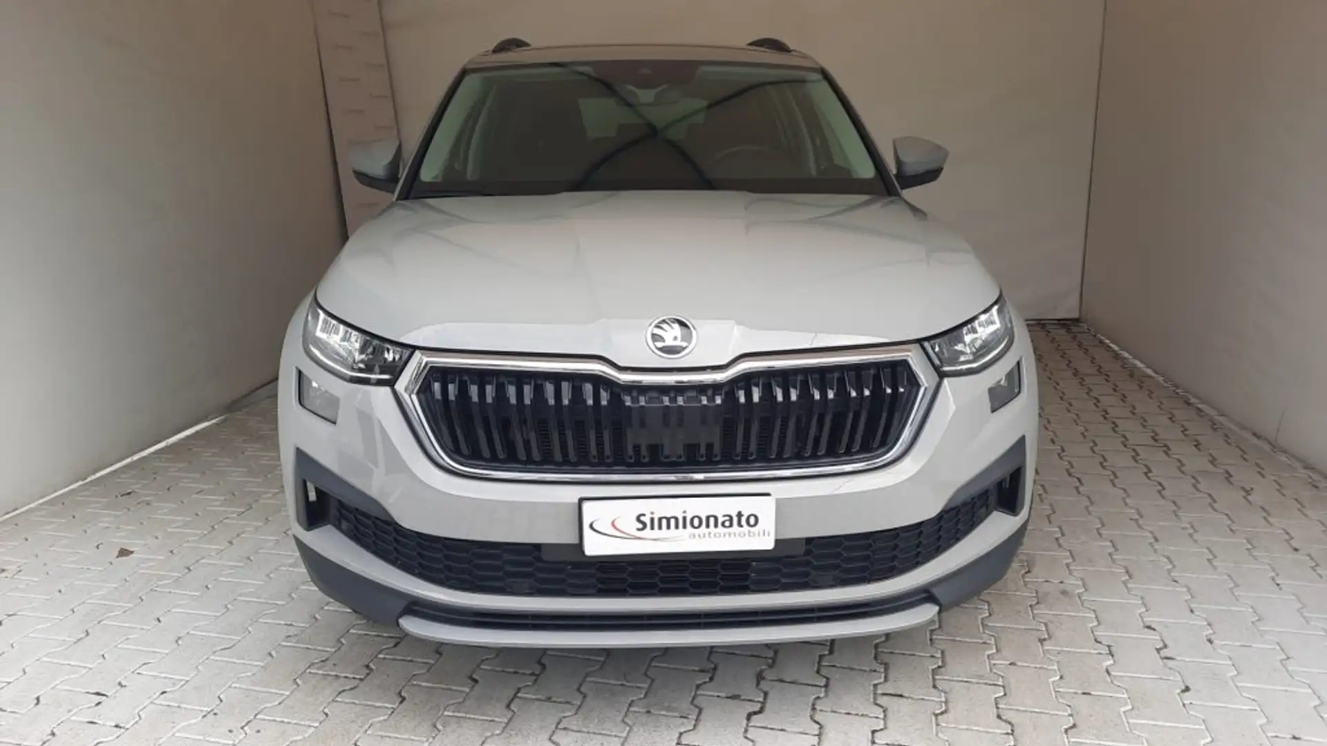 Skoda Kodiaq 2.0 TDI EVO SCR DSG Executive Grigio - 2