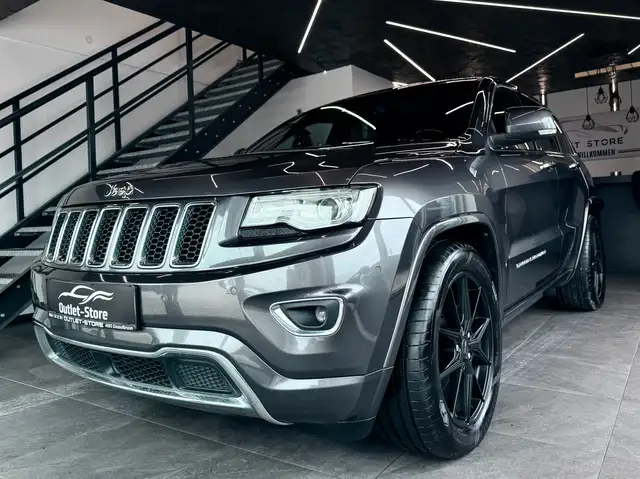 Jeep Grand Cherokee 3.0 CRD*Overland*Panorama*Navi*Luft*R-Kamera*AHK*