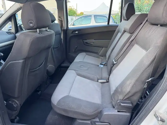 Opel Zafira view 11