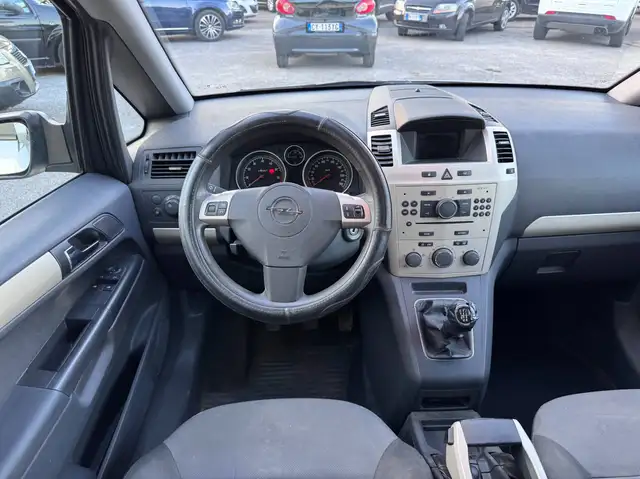 Opel Zafira view 12
