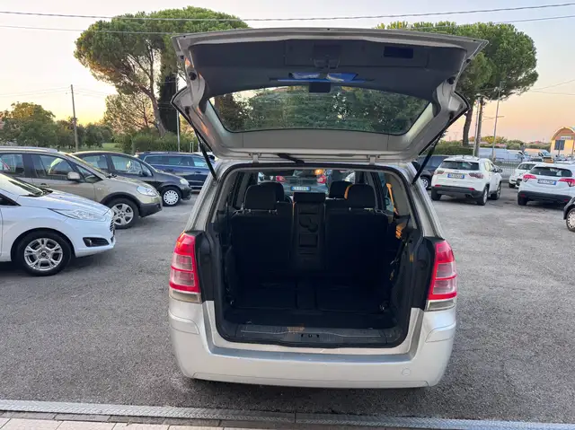 Opel Zafira view 14