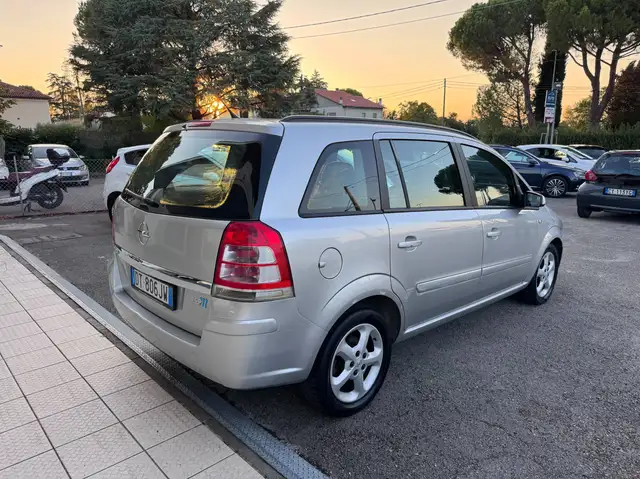 Opel Zafira view 6