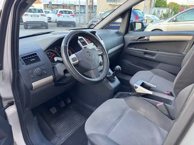 Opel Zafira view 10