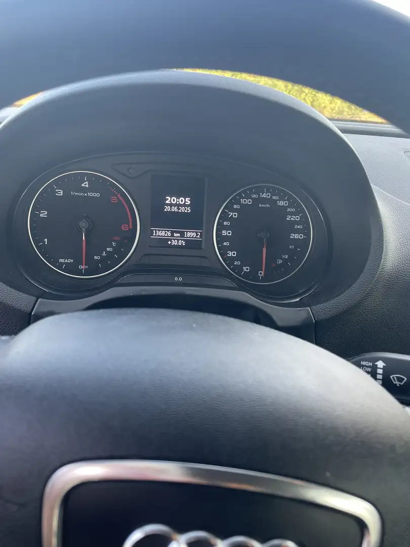 Audi A3 SportBack 1.9 TDI Ambiente DPF S-Tronic A - 2