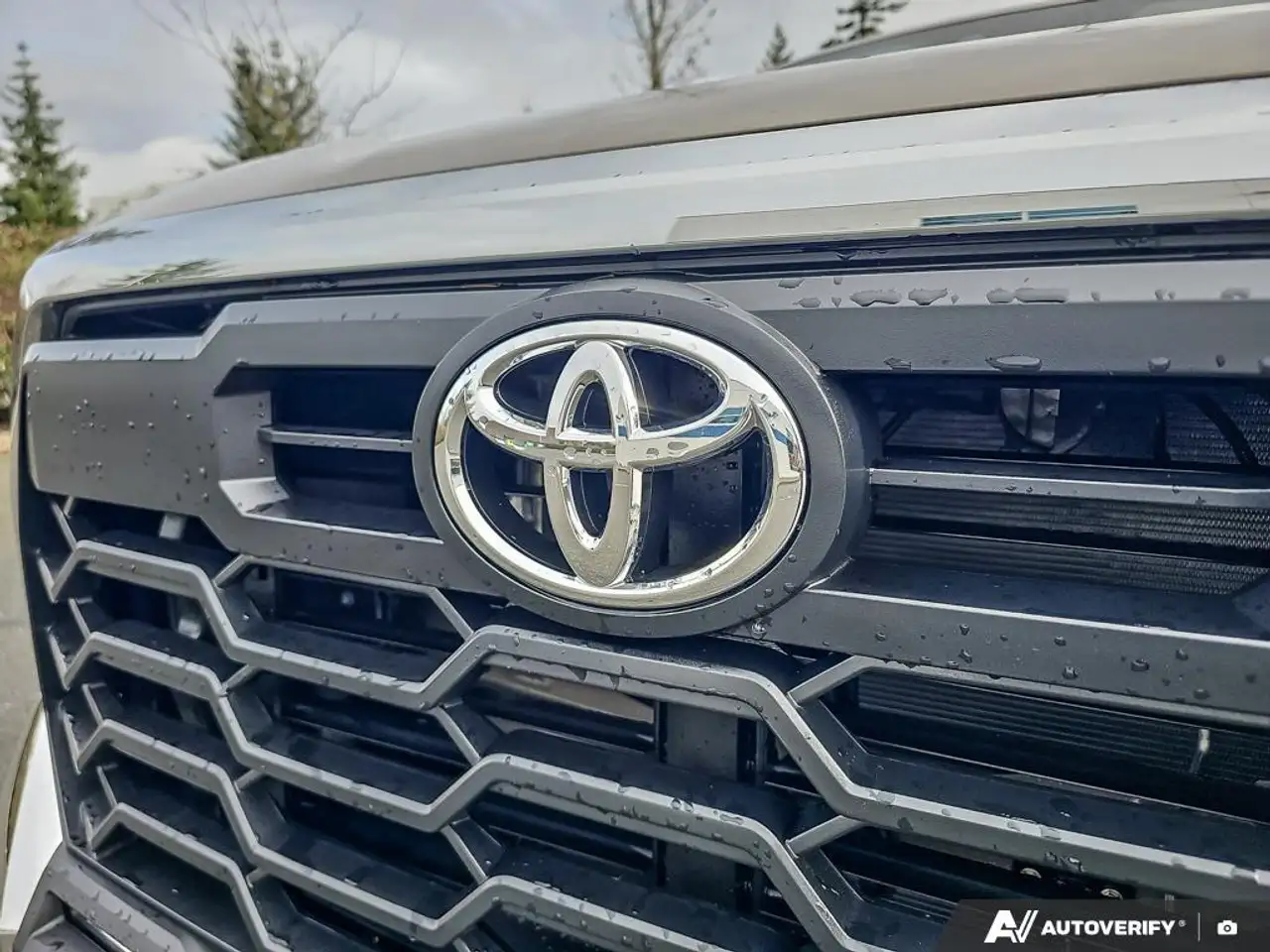 Toyota Tundra снимка Toyota Tundra