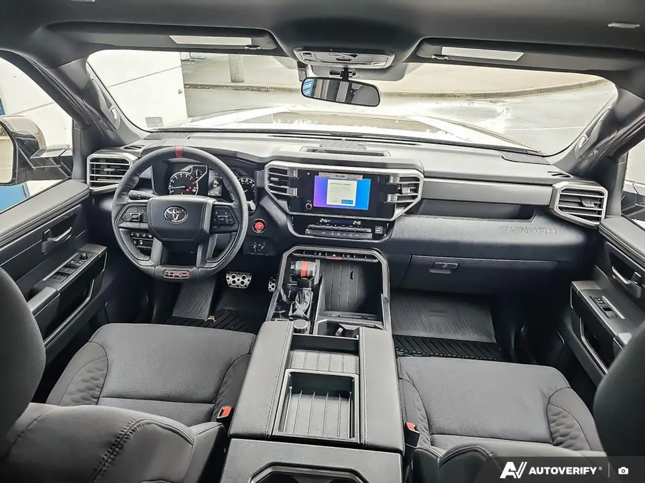 Toyota Tundra снимка Toyota Tundra